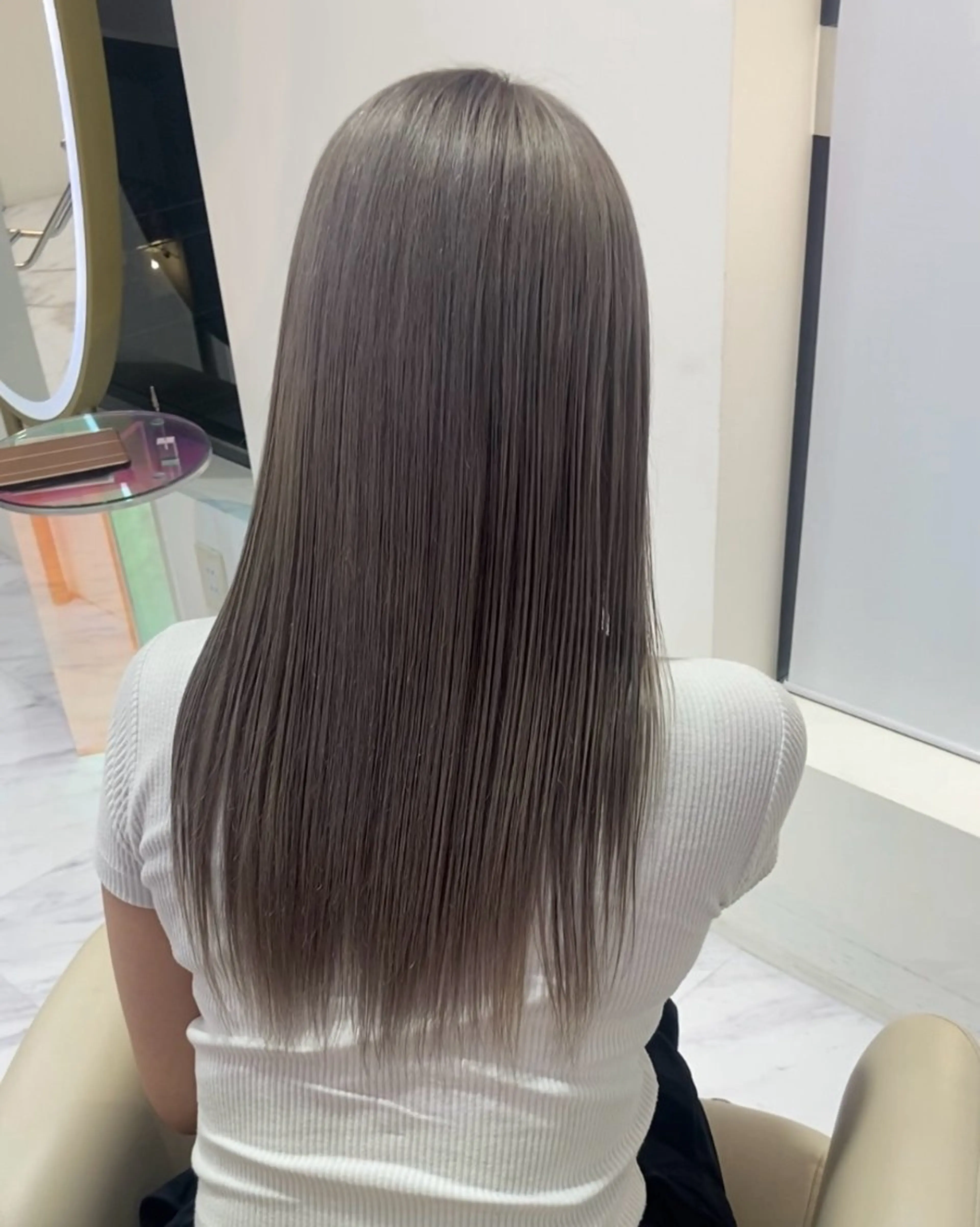 ミディアム カラー シルバー ヘアカラー トリートメント 名駅/ハイトーン /Y2k/YUNAのヘアスタイル