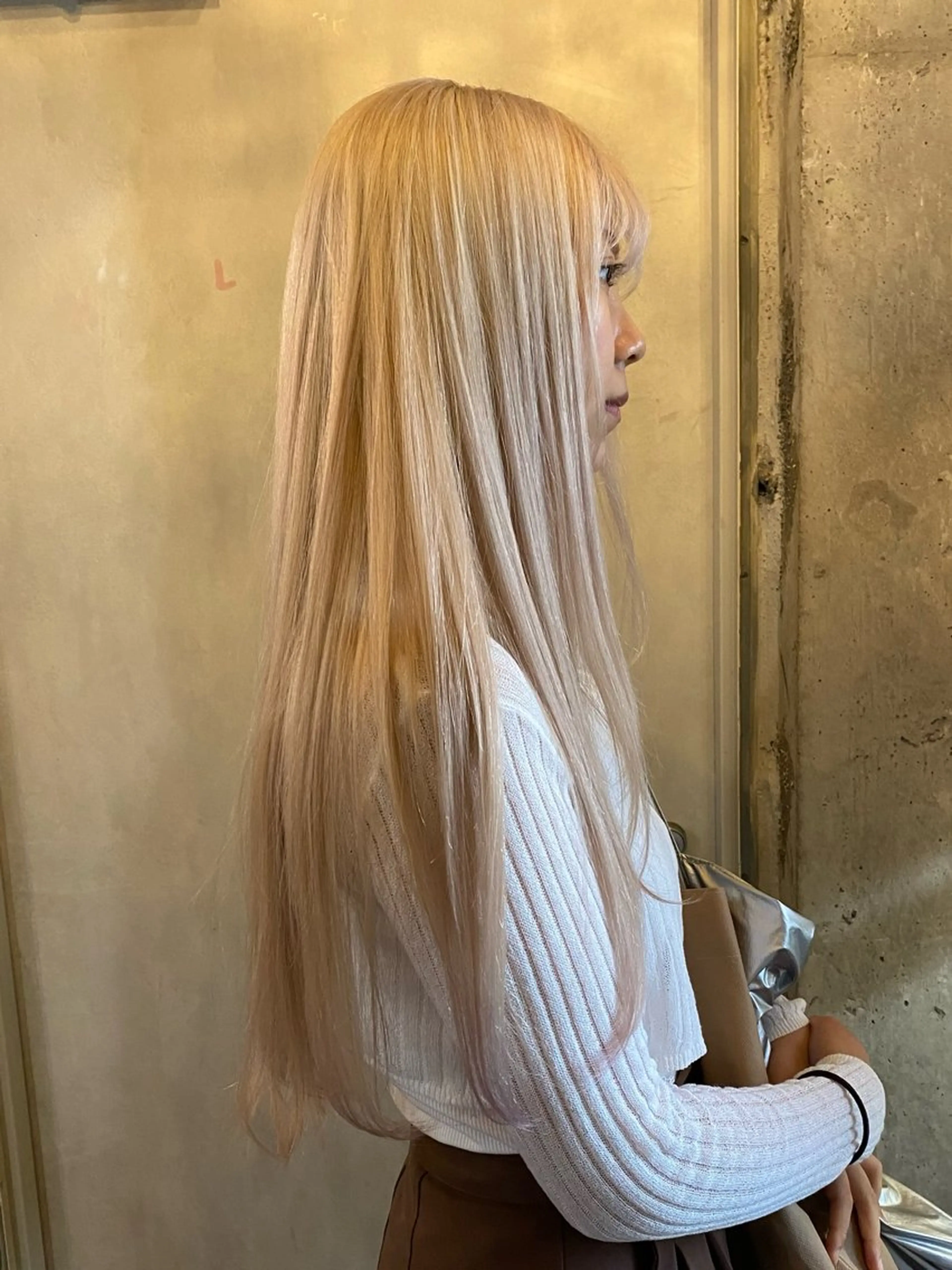 🔷🔶人気No2🔶🔷ケアブリーチ＋カラー＋3stepトリートメントの写真