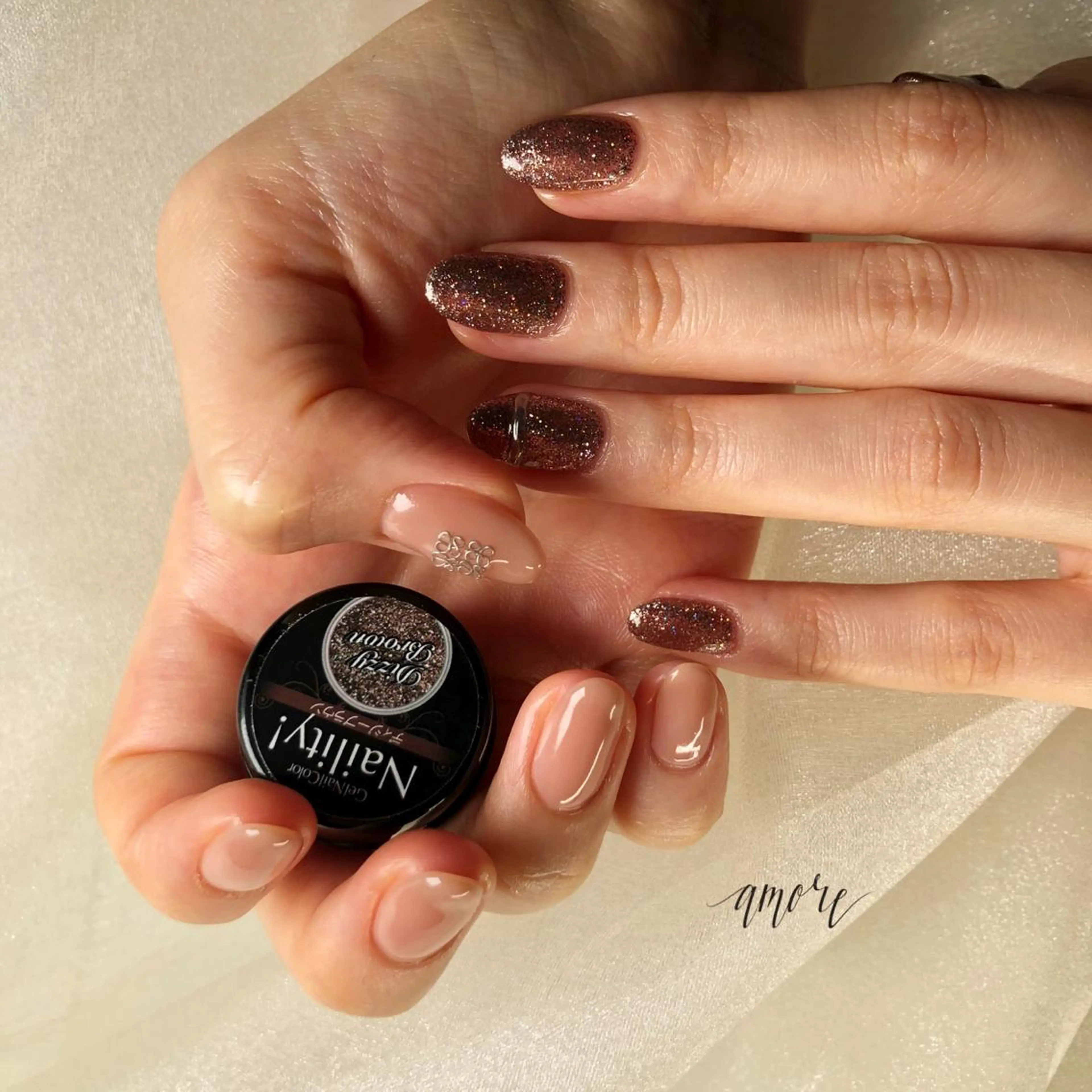 ネイル ジェルネイル 氷ネイル・うるうるネイル マグネットネイル ミラーネイル ニュアンスネイル You kyehwaのネイルデザイン