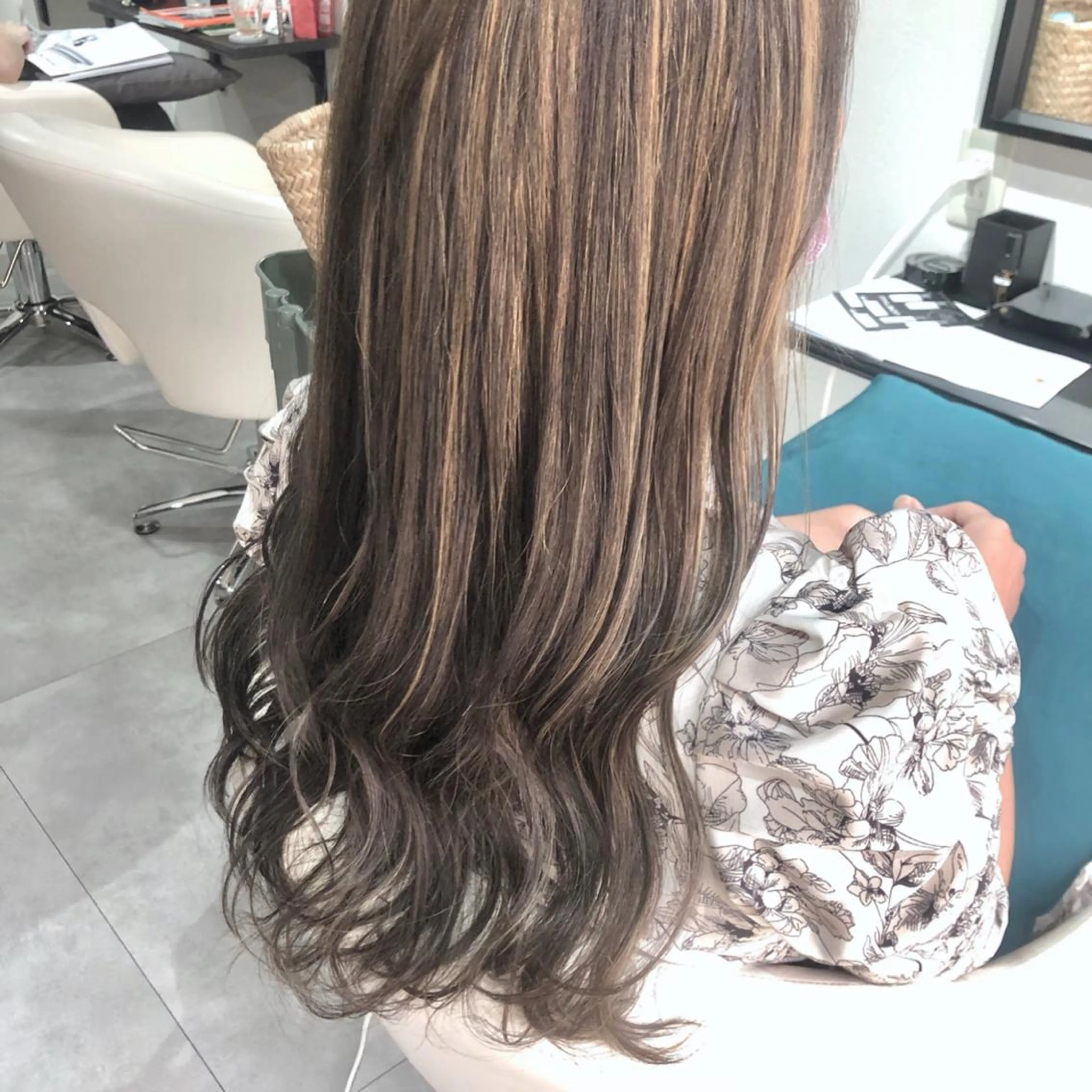カラー シェアハピ ヤマモトのヘアスタイル