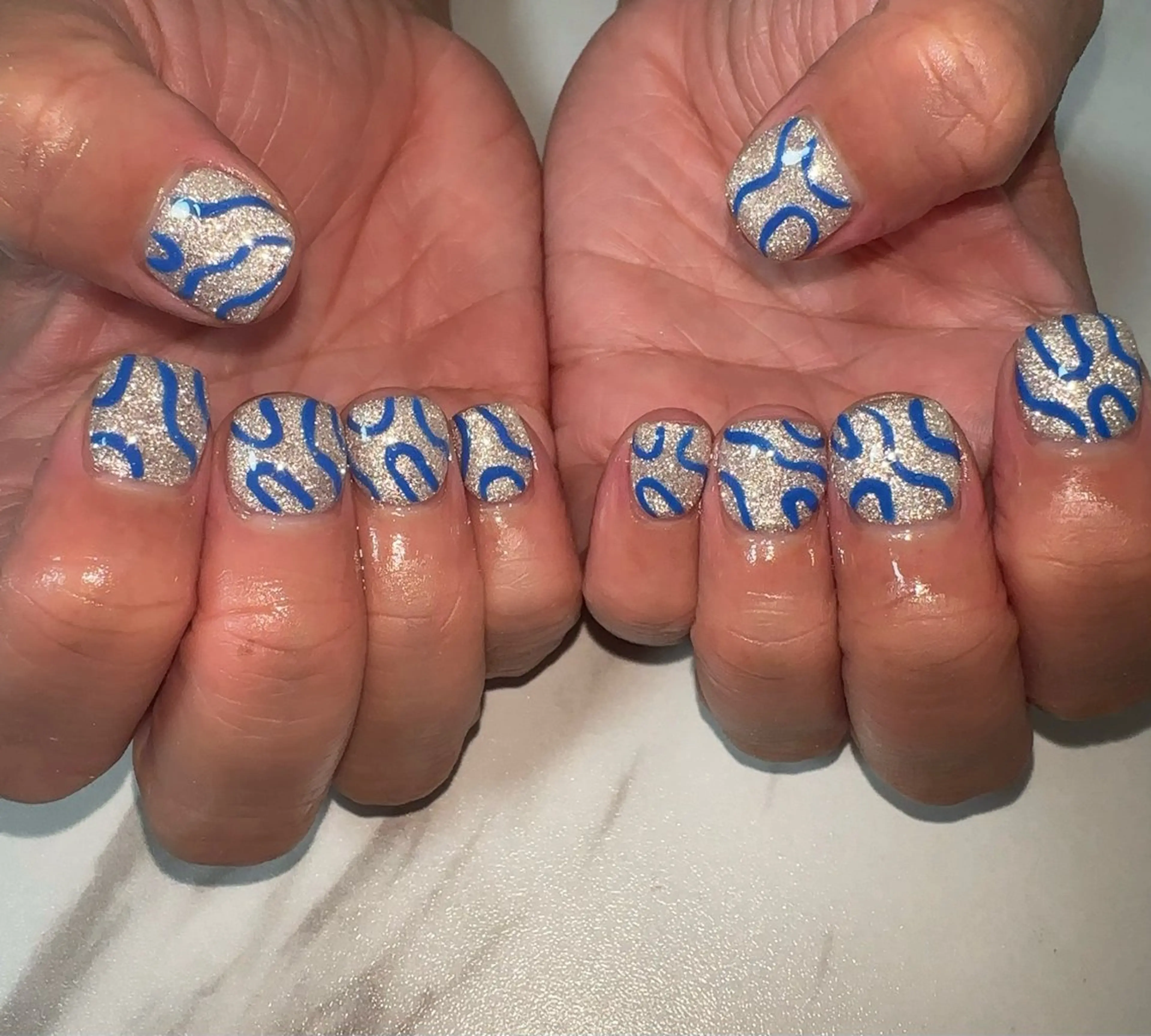 ハンド デザイン (オフあり)の写真