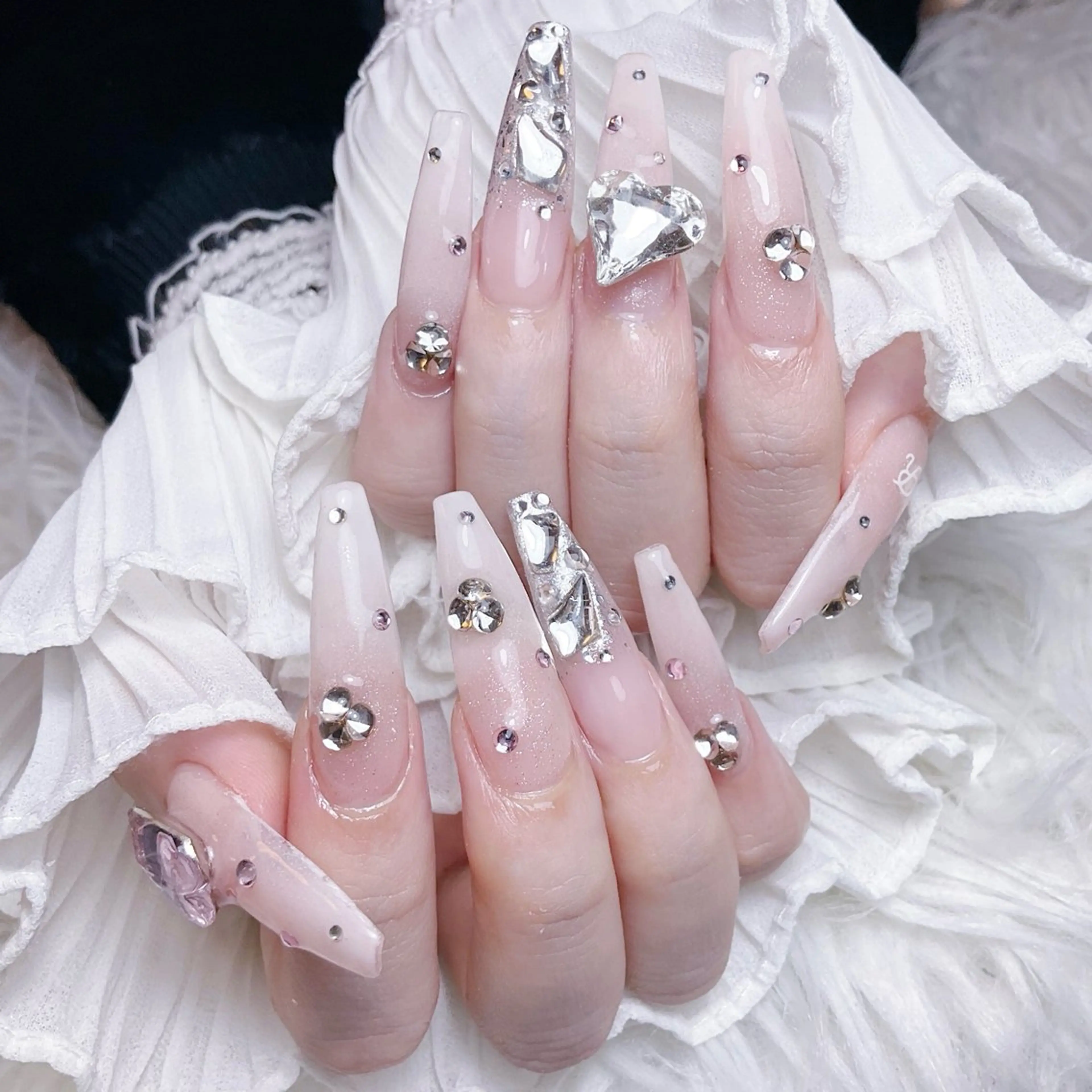 ネイル ハンドネイル 🌈Yun nail hyejin💋のネイルデザイン