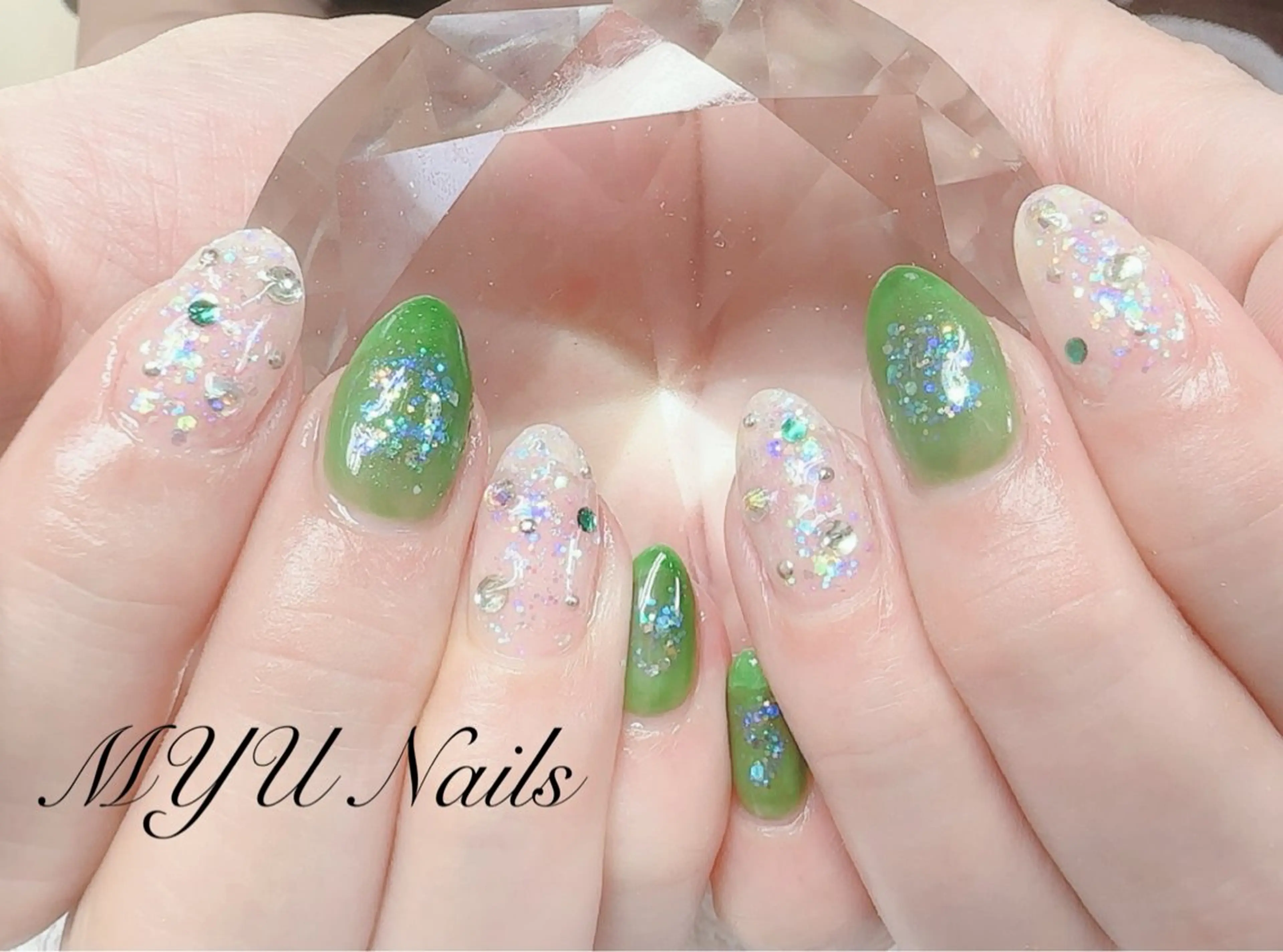 ネイル ジェルネイル ホログラムネイル キラキラネイル ラメ(グリッター) 持ち込み ハンドネイル MYU Nails所属・MYU Nailsのネイルデザイン