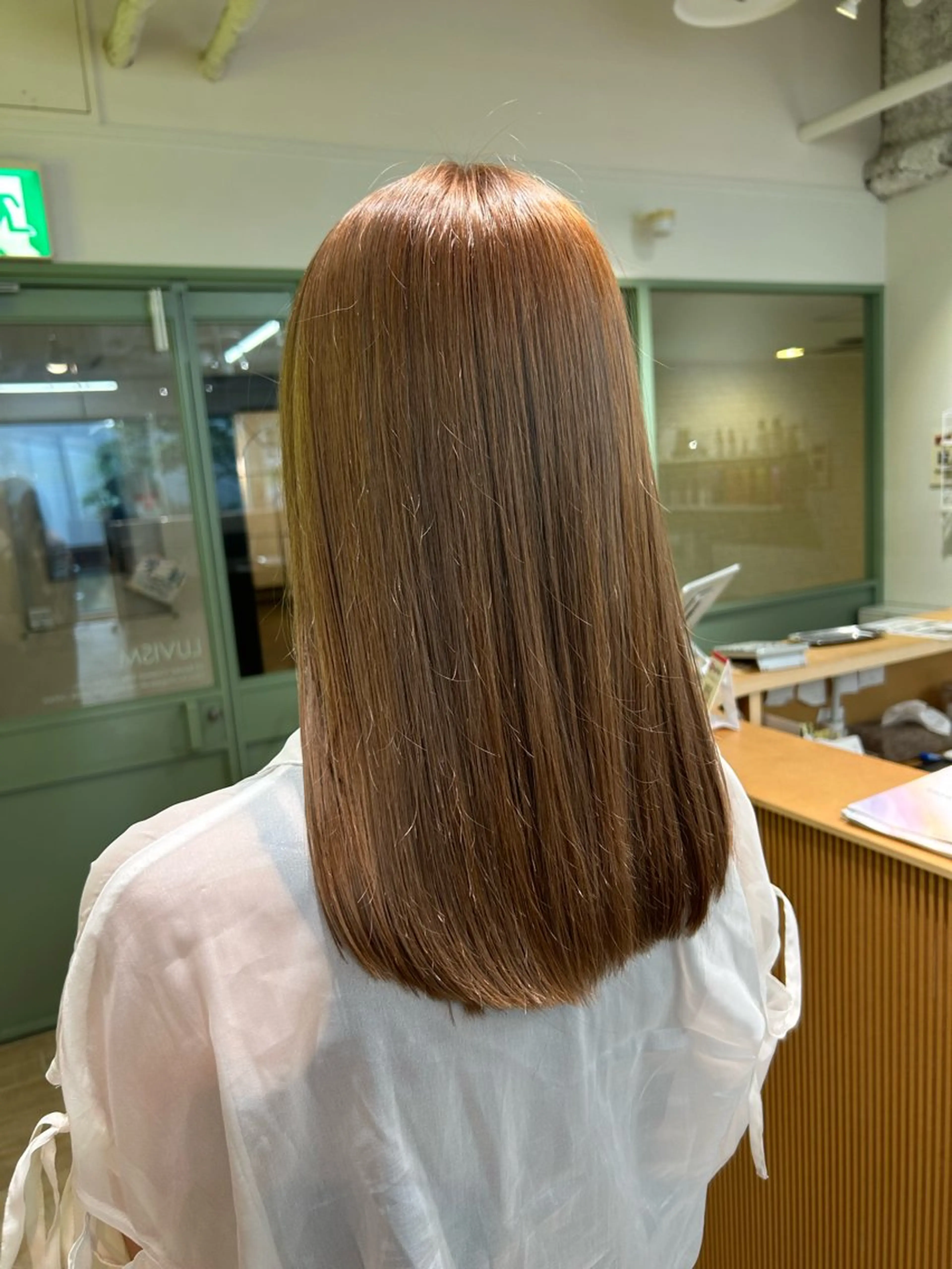 セミロング カラー ヘアカラー トリートメント ベージュ/ダブルカラ ー/新潟駅/青柳萌果のヘアスタイル