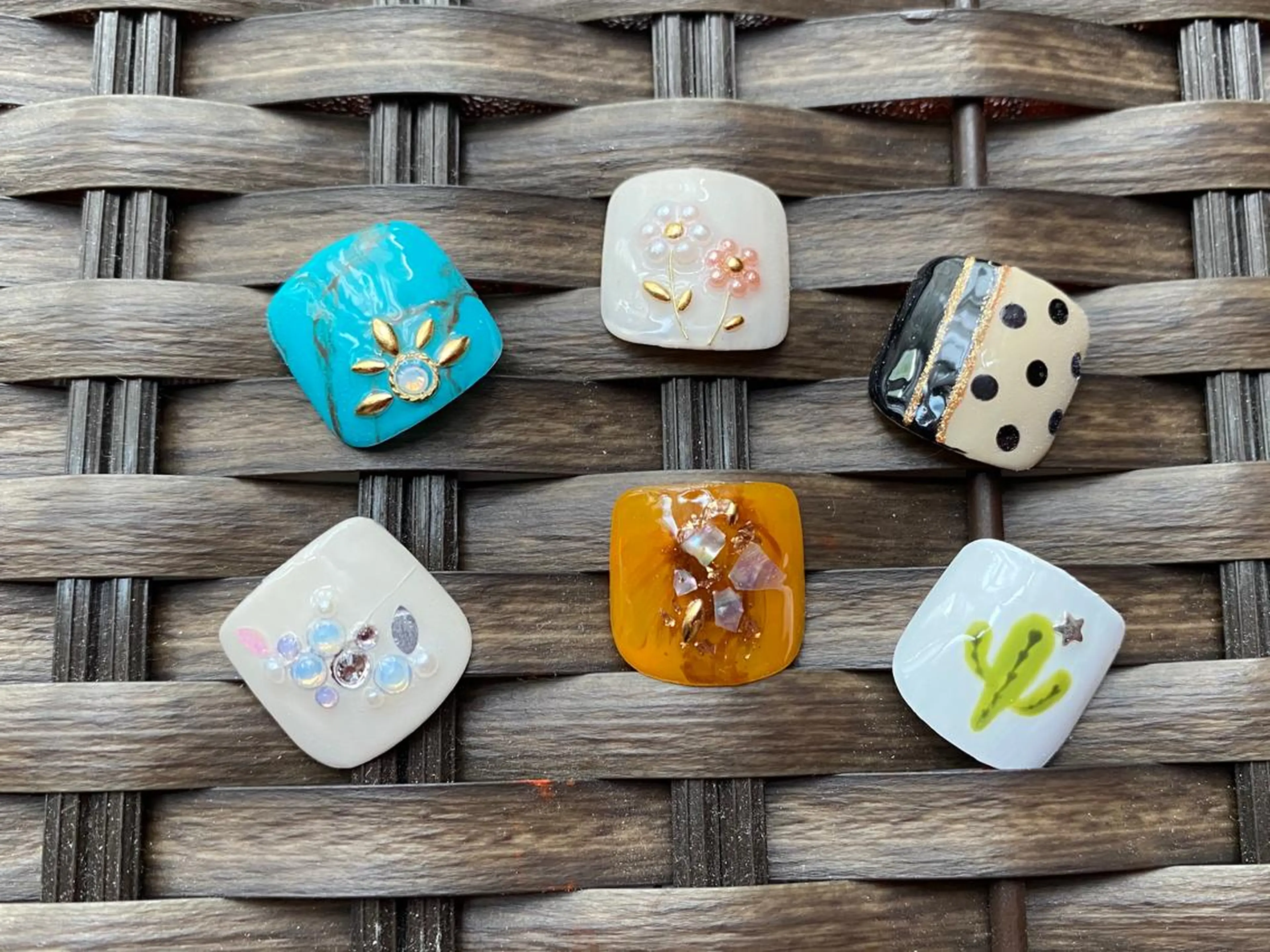 ネイル フットネイル センター南 eclatのネイルデザイン