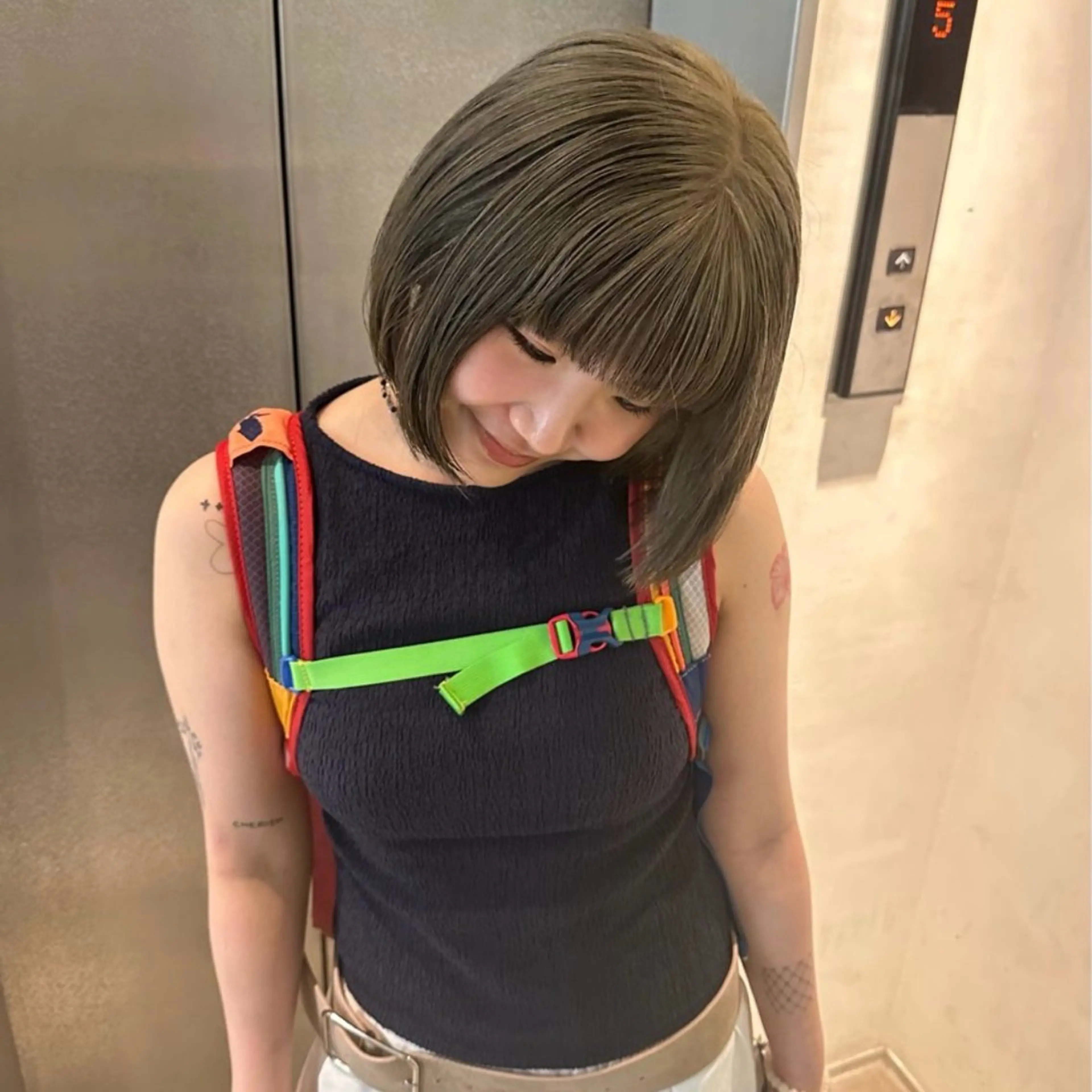 ショート カラー もりやま りりかのヘアスタイル