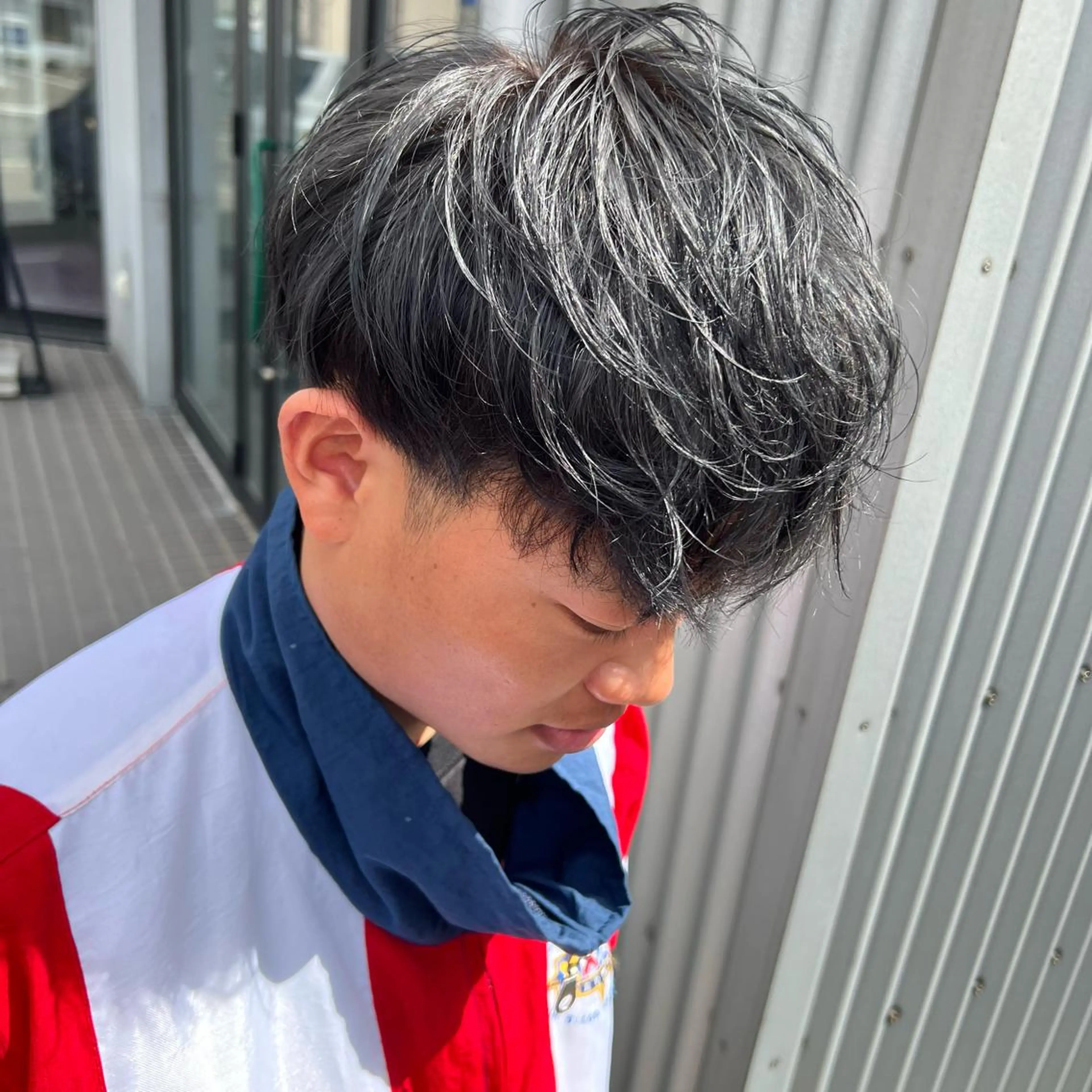 カラー メンズ newi TATSUのヘアスタイル