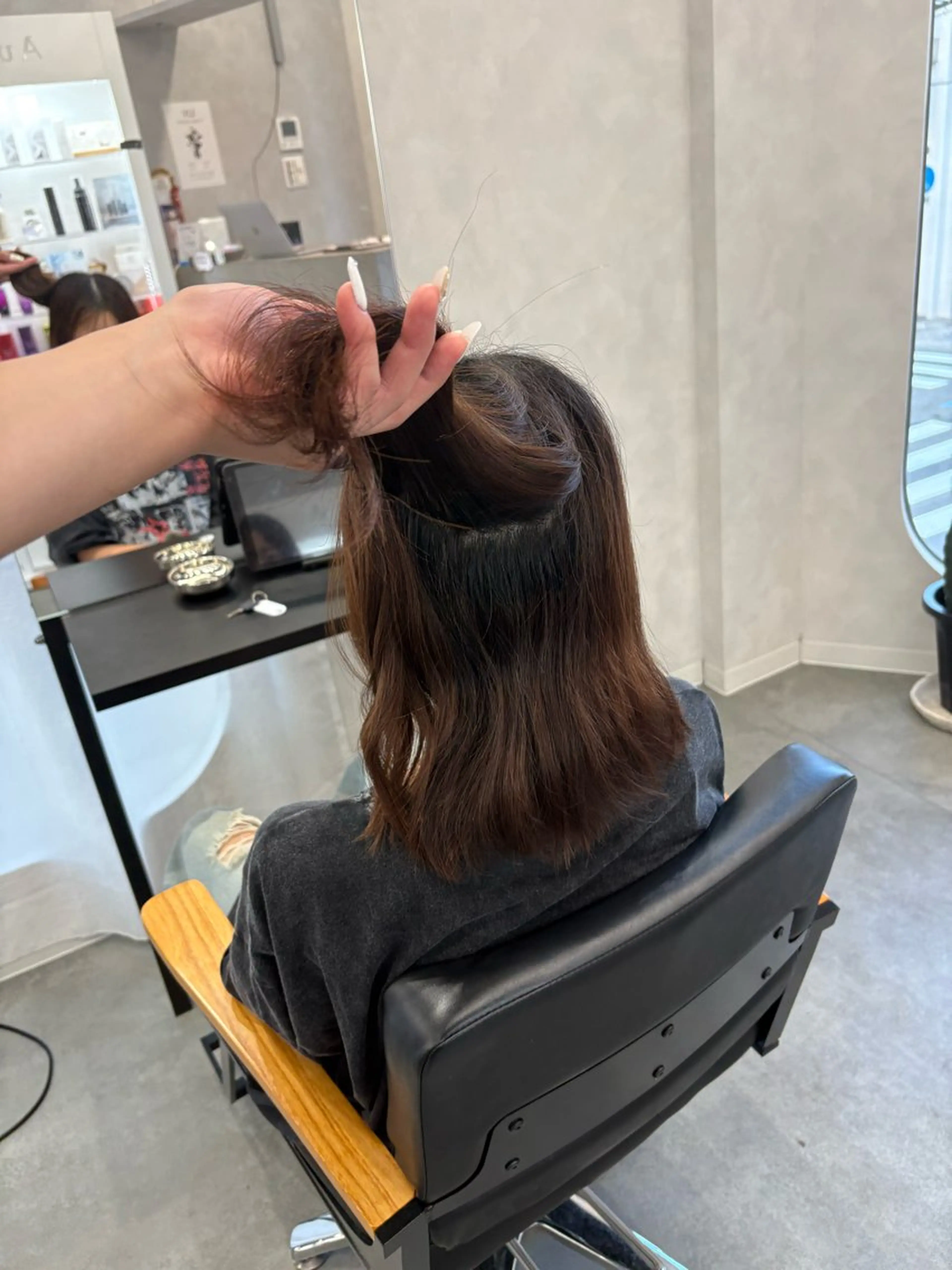 ミディアム LIV(リヴ) My (マイ)のヘアスタイル