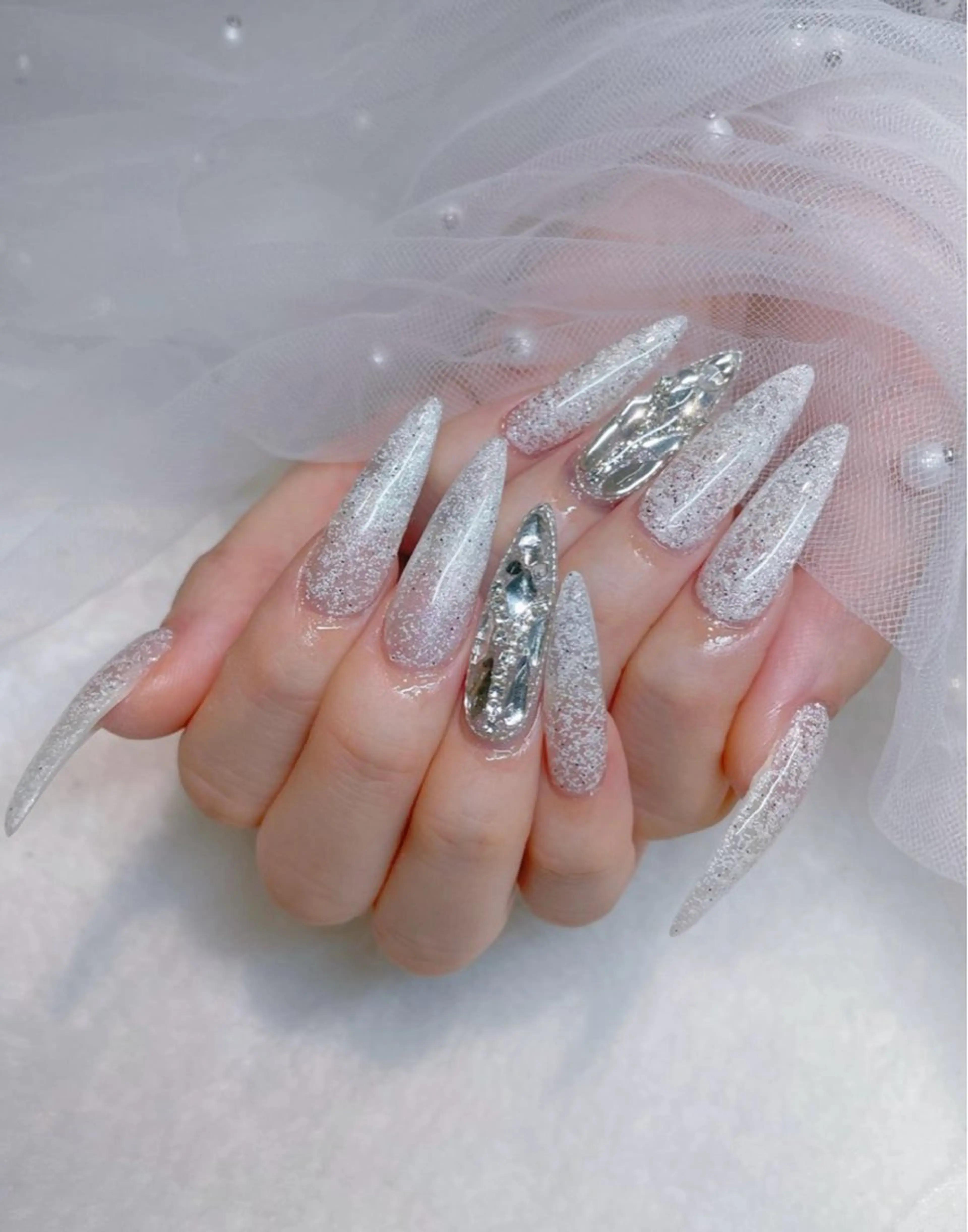 ネイル I-nailロング /ワンホン/キラキラのネイルデザイン