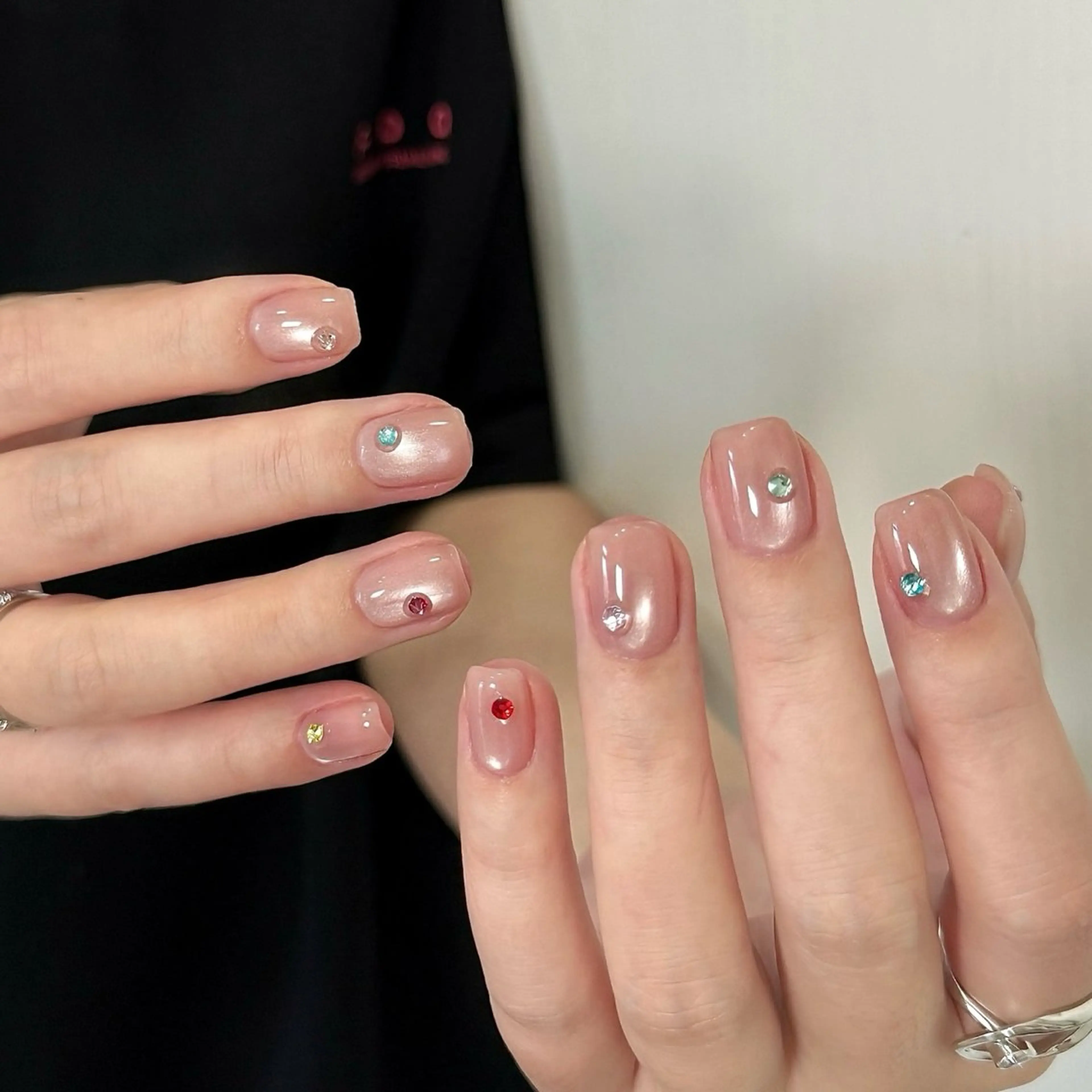 ネイル Nail salon Amoureuse ネイルサロン アムルーズ所属・ネイリスト ミクのネイルデザイン