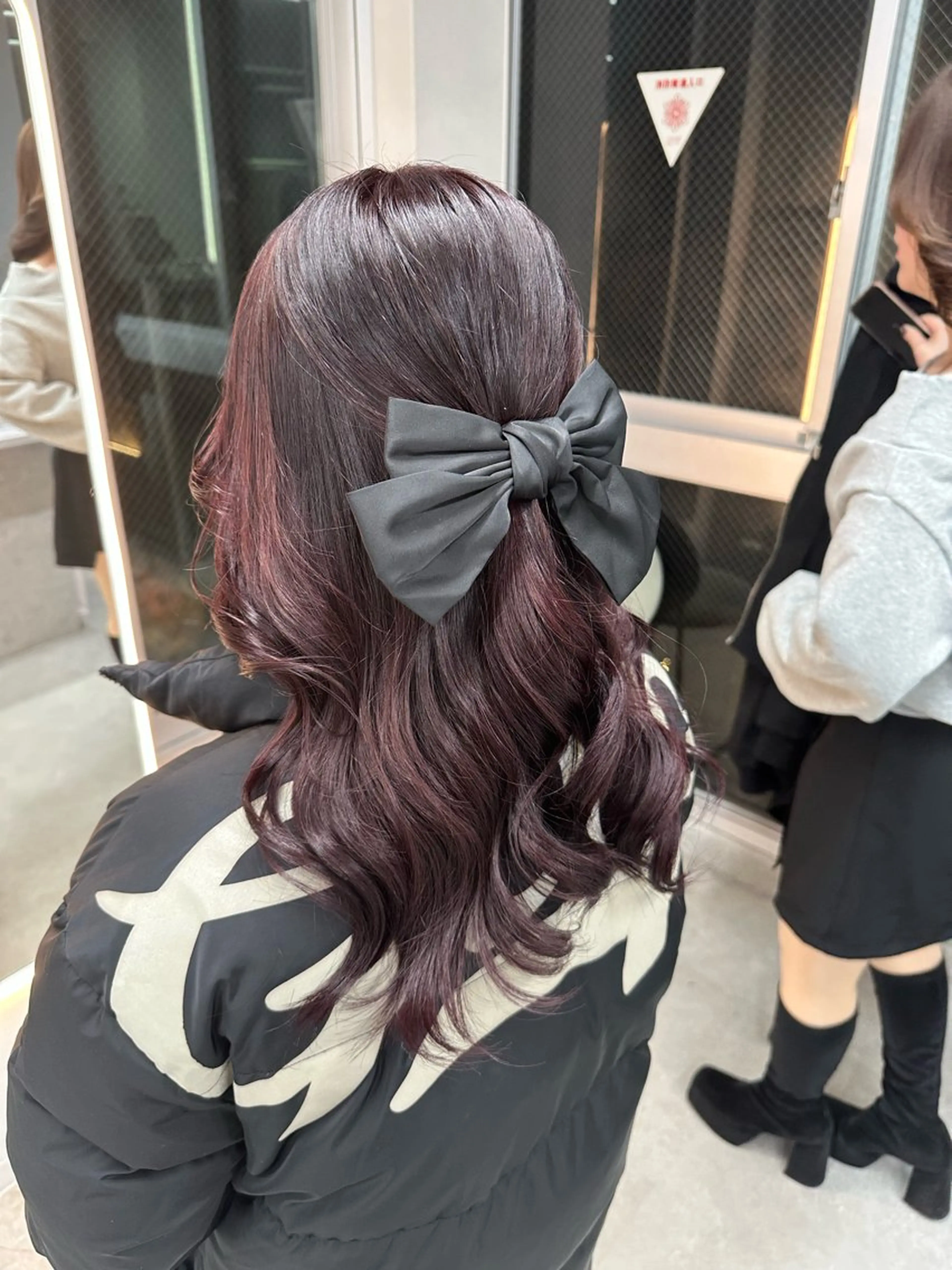 ミディアム カラー ボルドーカラー AYAKASA 暖色カラー/レイヤーのヘアスタイル