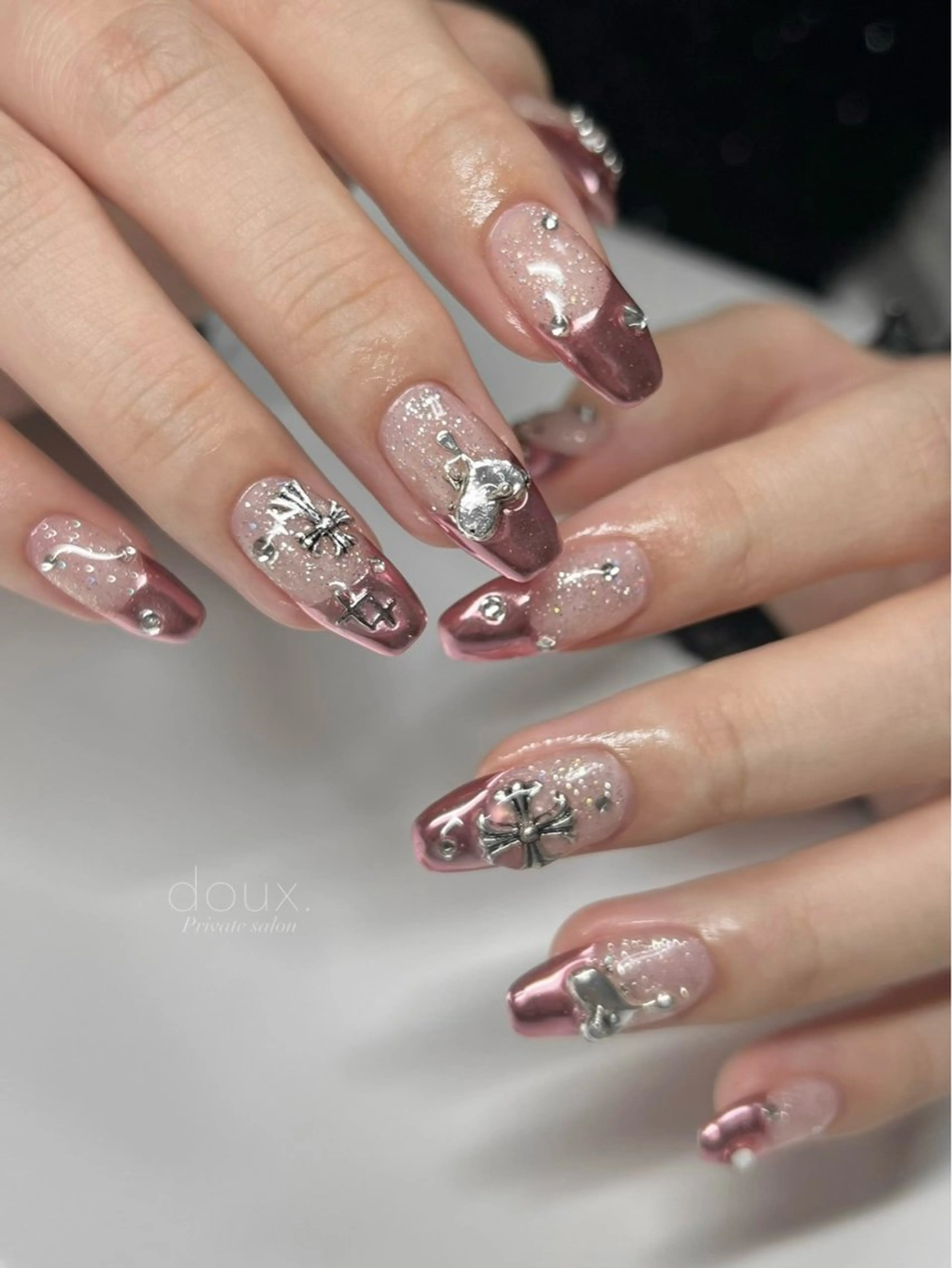ネイル フレンチネイル キラキラネイル 韓国ネイル ミラーネイル ハンドネイル doux. nailのネイルデザイン