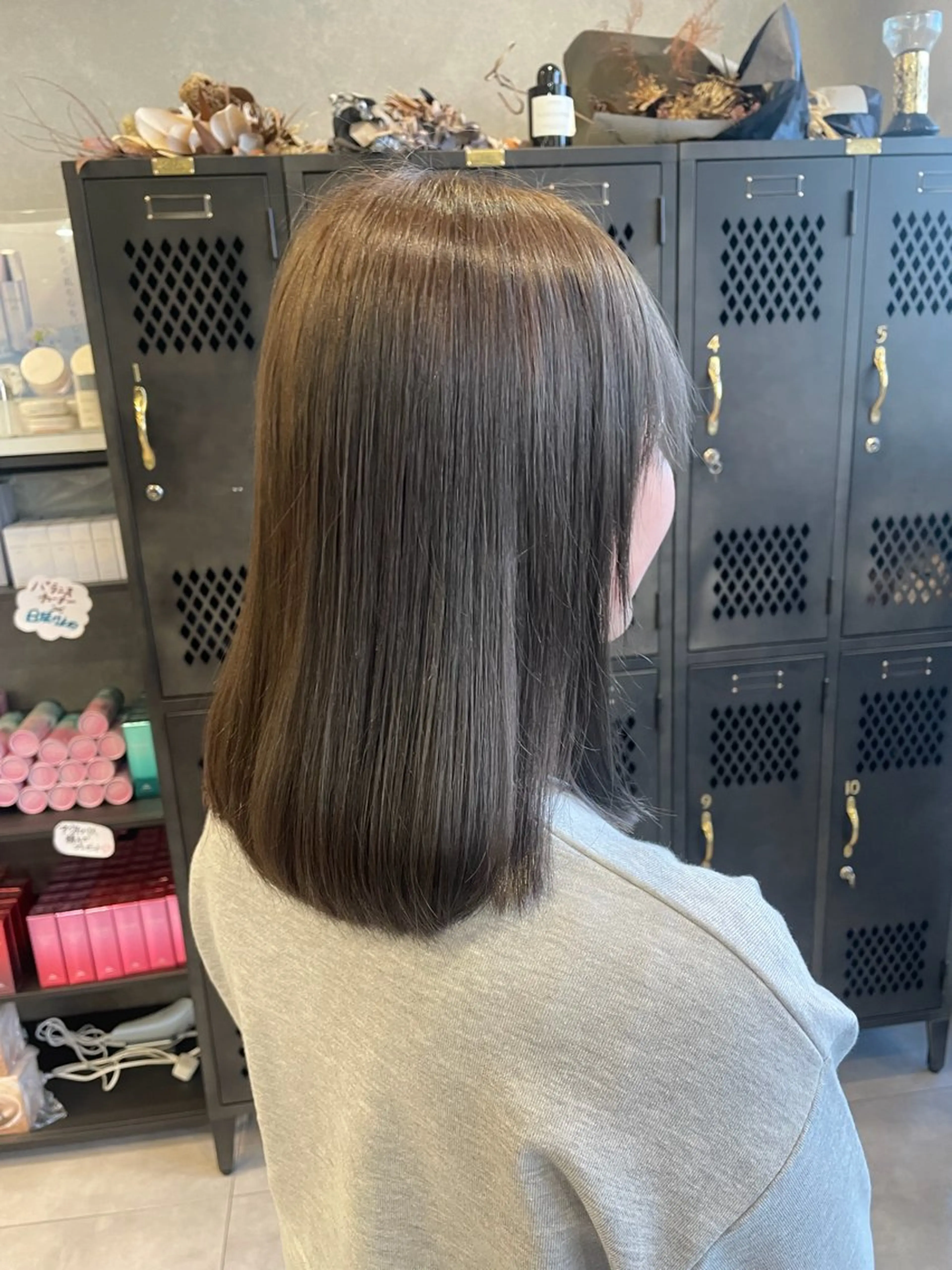 ミディアム カット ヘアカラー トリートメント 柄澤 菜南子のヘアスタイル