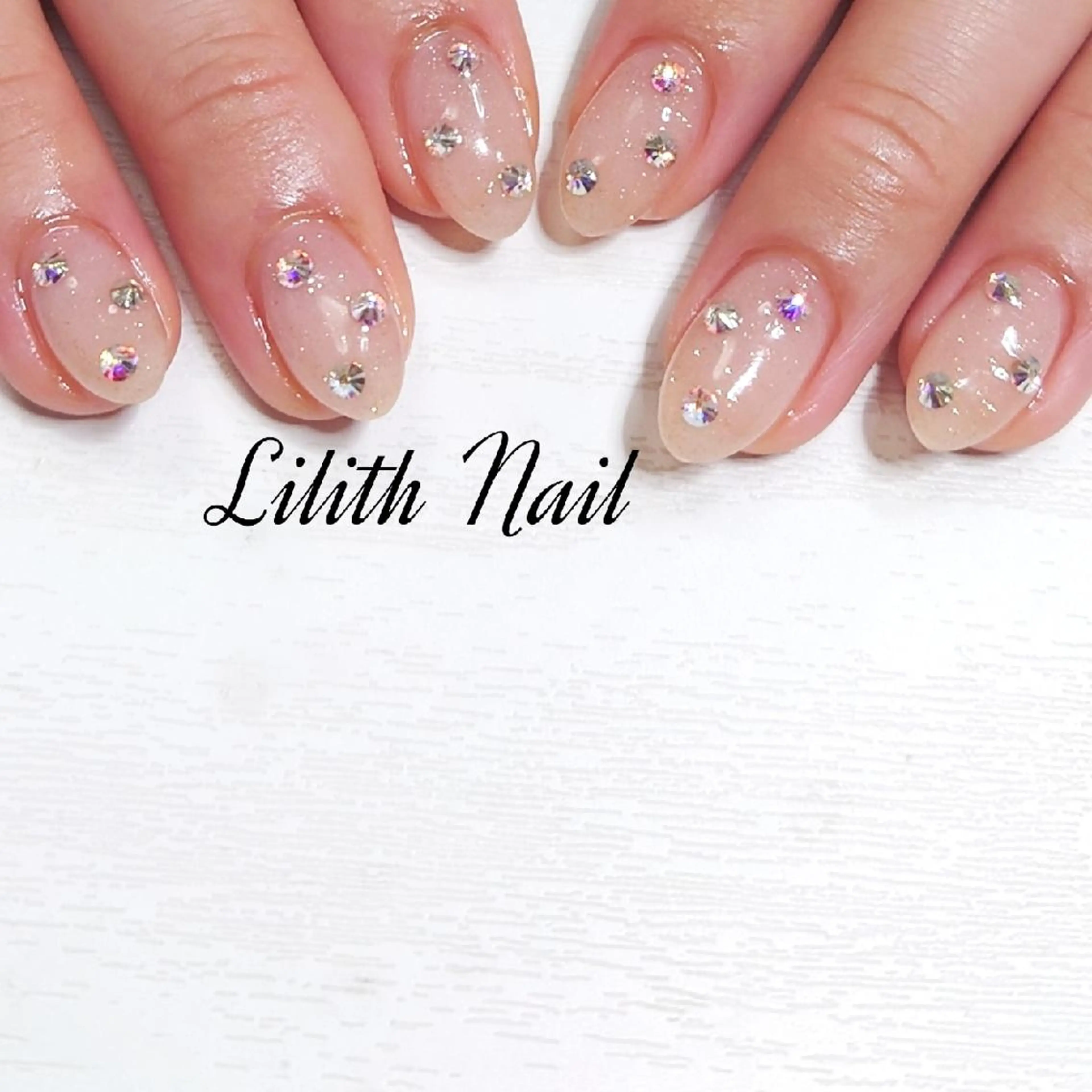 ネイル ストーンネイル Lilith Nailのネイルデザイン