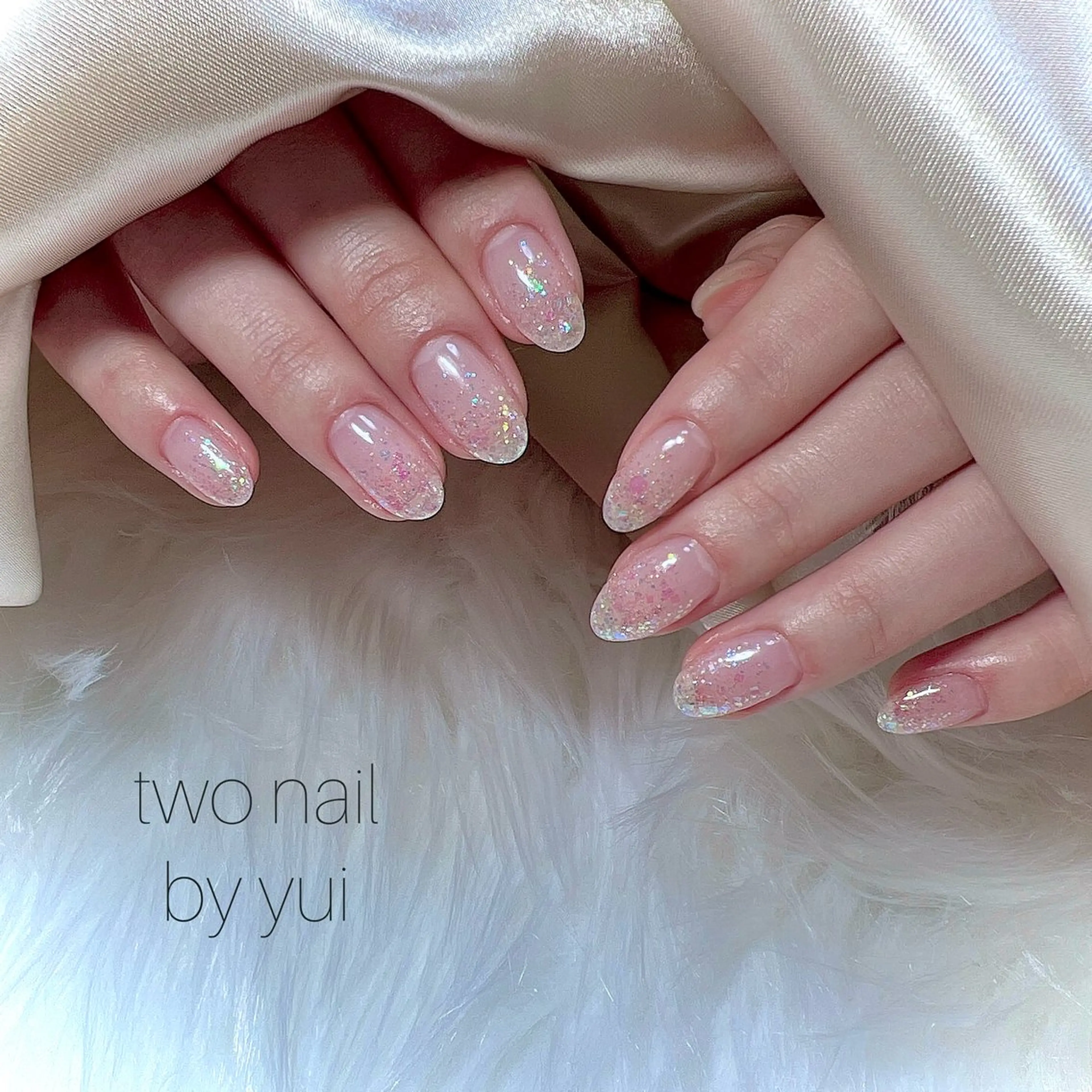 ネイル オーロラネイル キラキラネイル ネイルチップ ホワイト ハンドネイル two nailのネイルデザイン