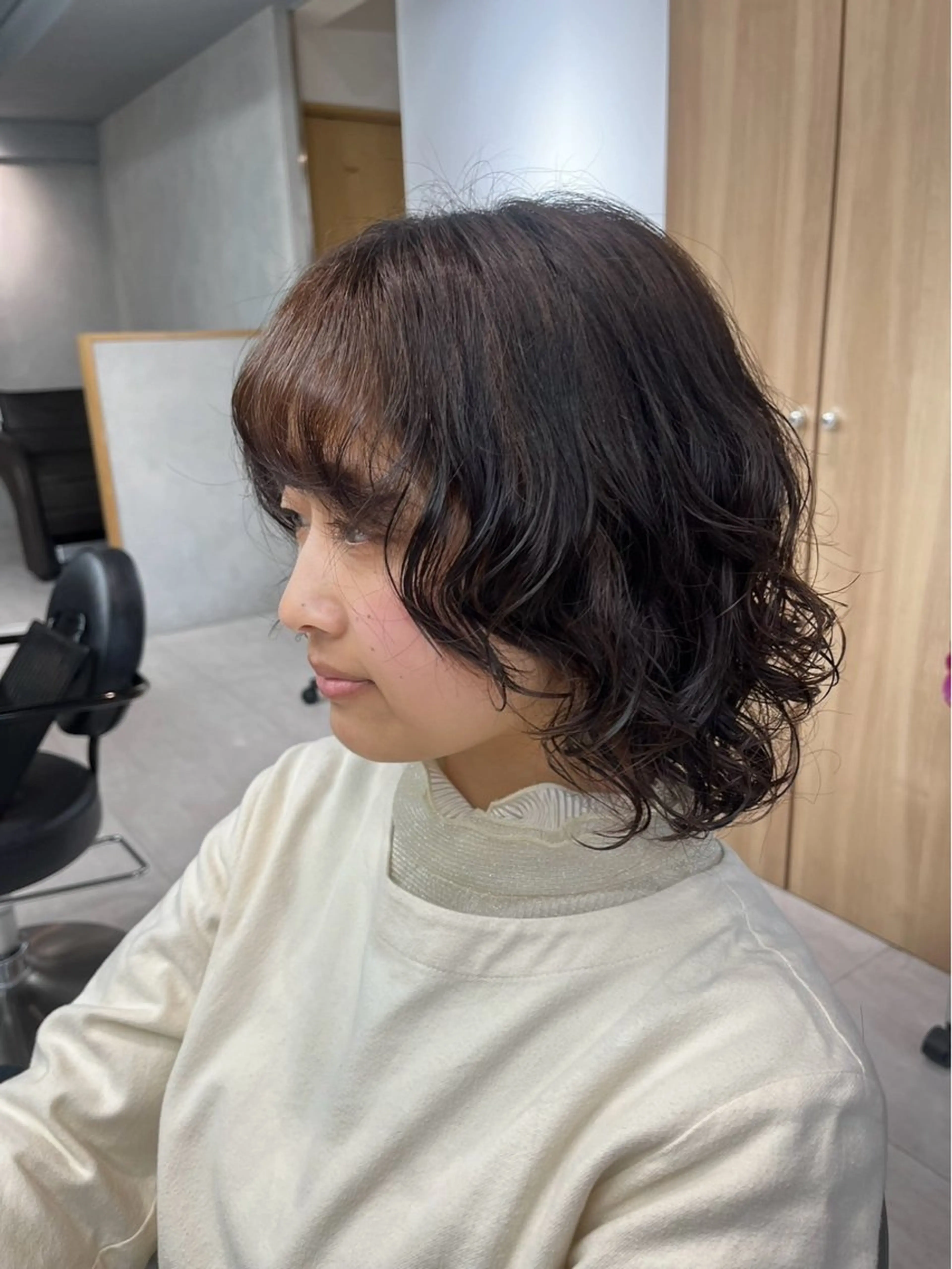 ミディアム パーマ 小森聖奈 韓国風レイヤーカットのヘアスタイル