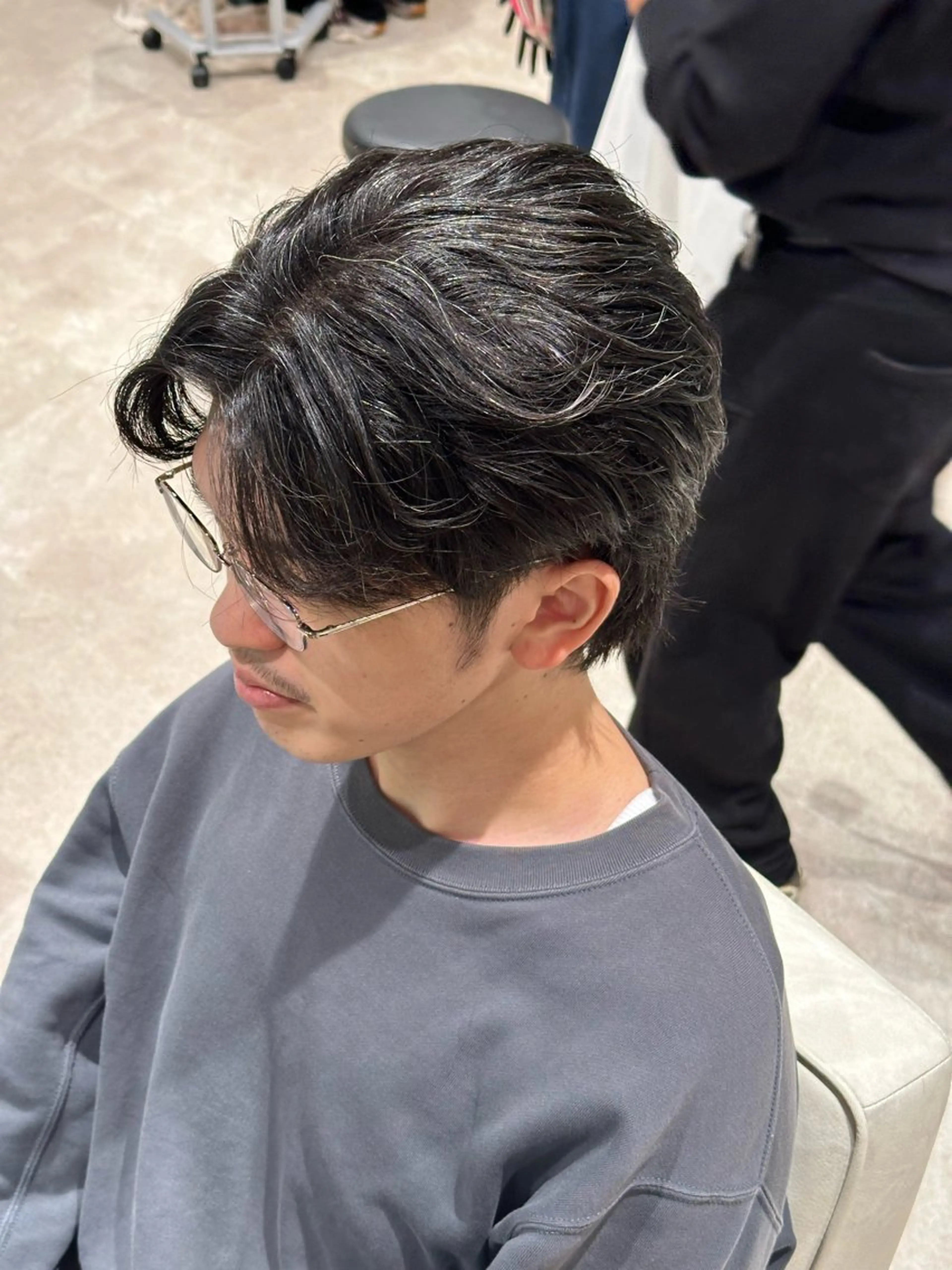 メンズ メンズブリーチ センターパート メンズハイトーン メンズインナーカラー メンズ韓国風 ユウ✩.*˚/メンズ 特化/シャドウパーマのヘアスタイル