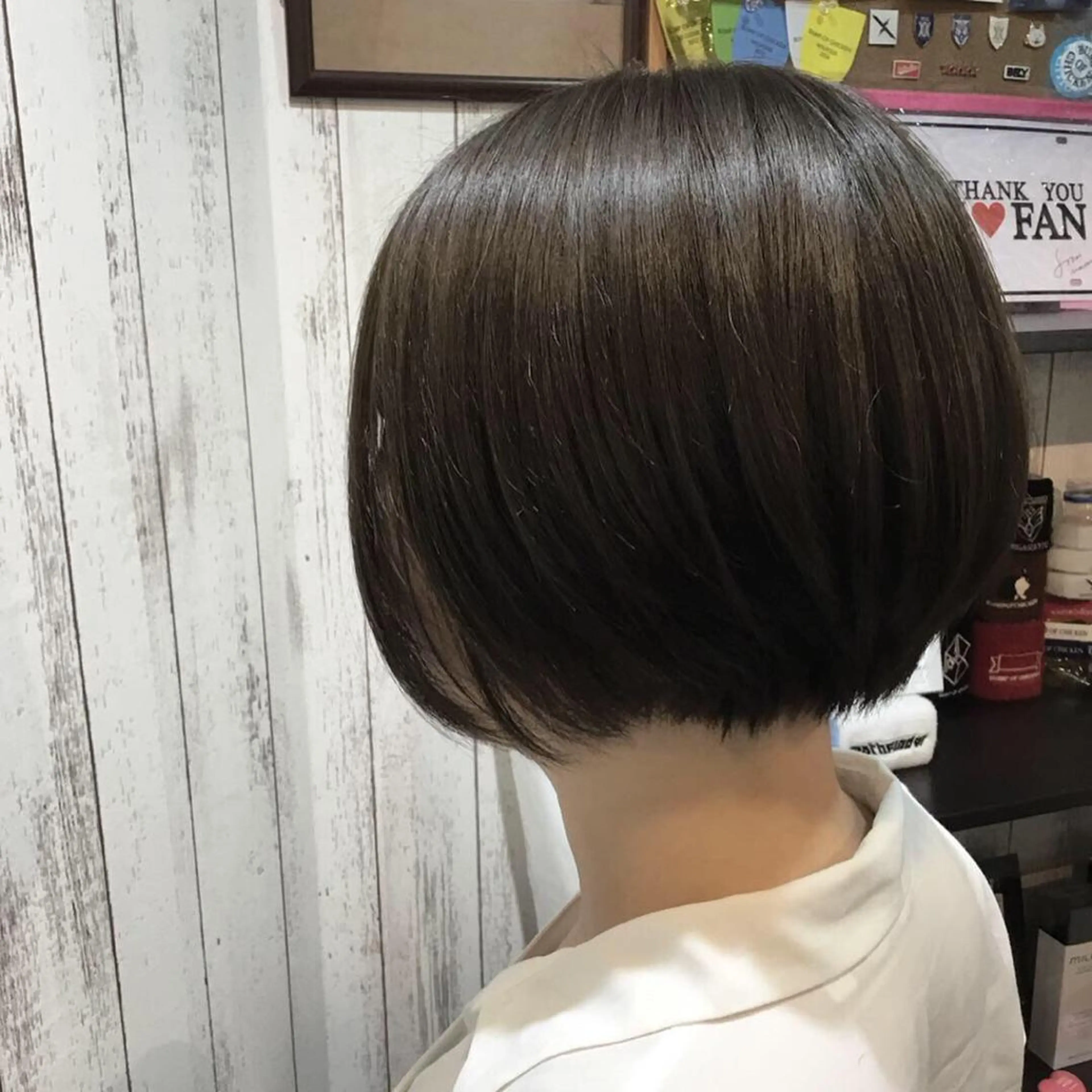 ショート カラー パーマ embrace エンブレイスのヘアスタイル