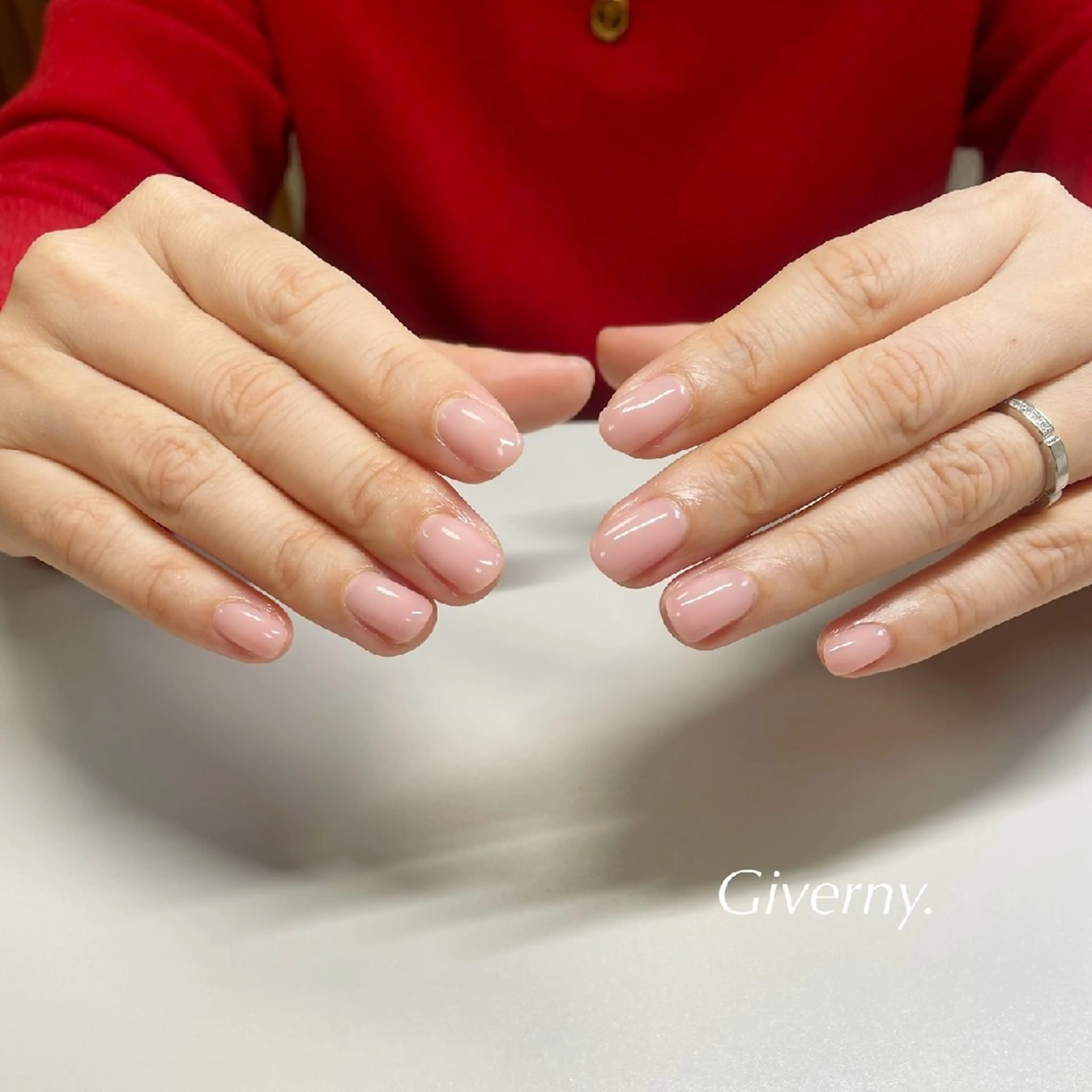 ネイル オフィスネイル ワンカラーネイル シンプルネイル ハンドネイル Giverny .のネイルデザイン