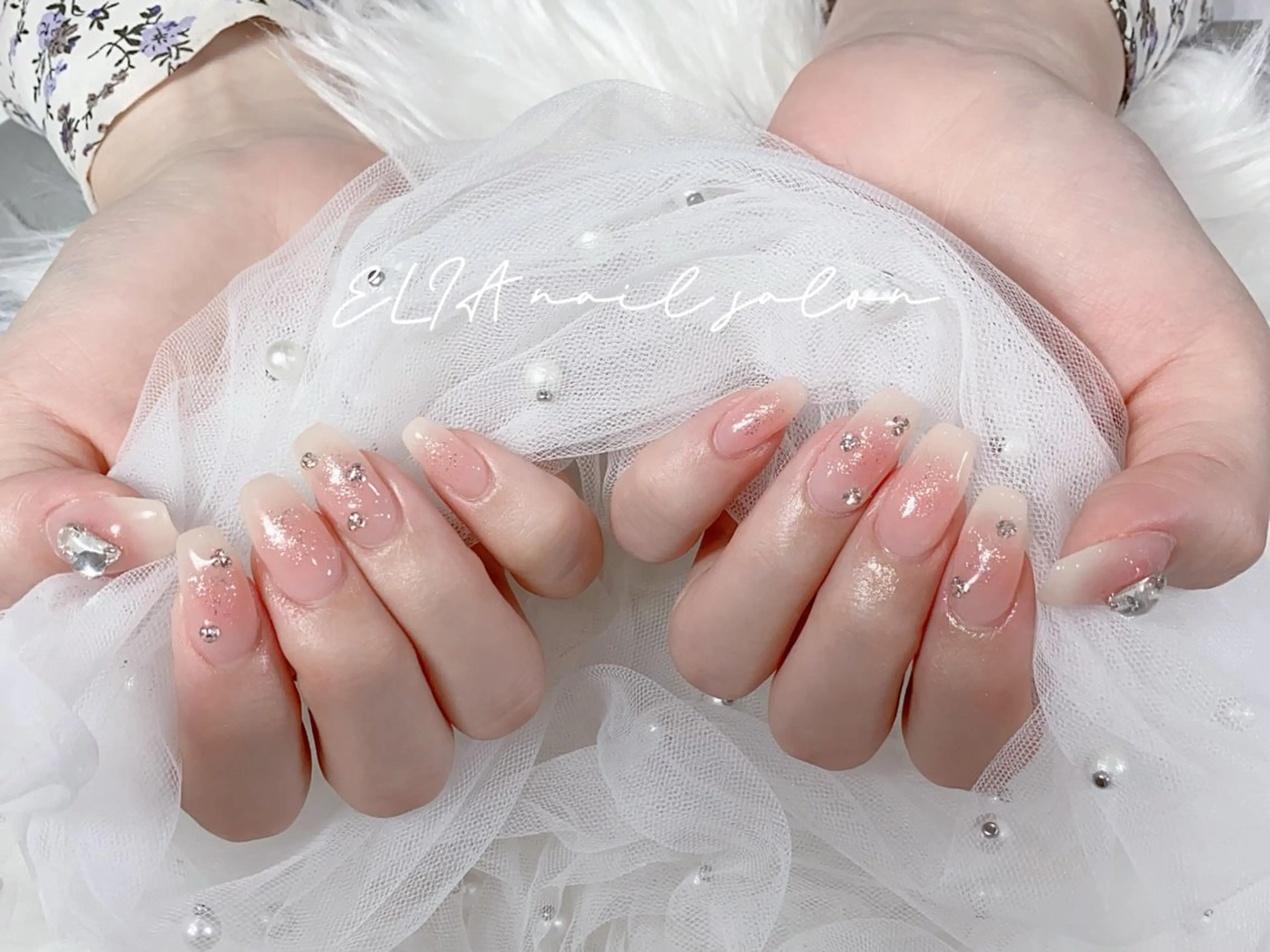 ネイル チークネイル 長さ出し グラデーション ラメ(グリッター) ラメグラデーション cici nailのネイルデザイン