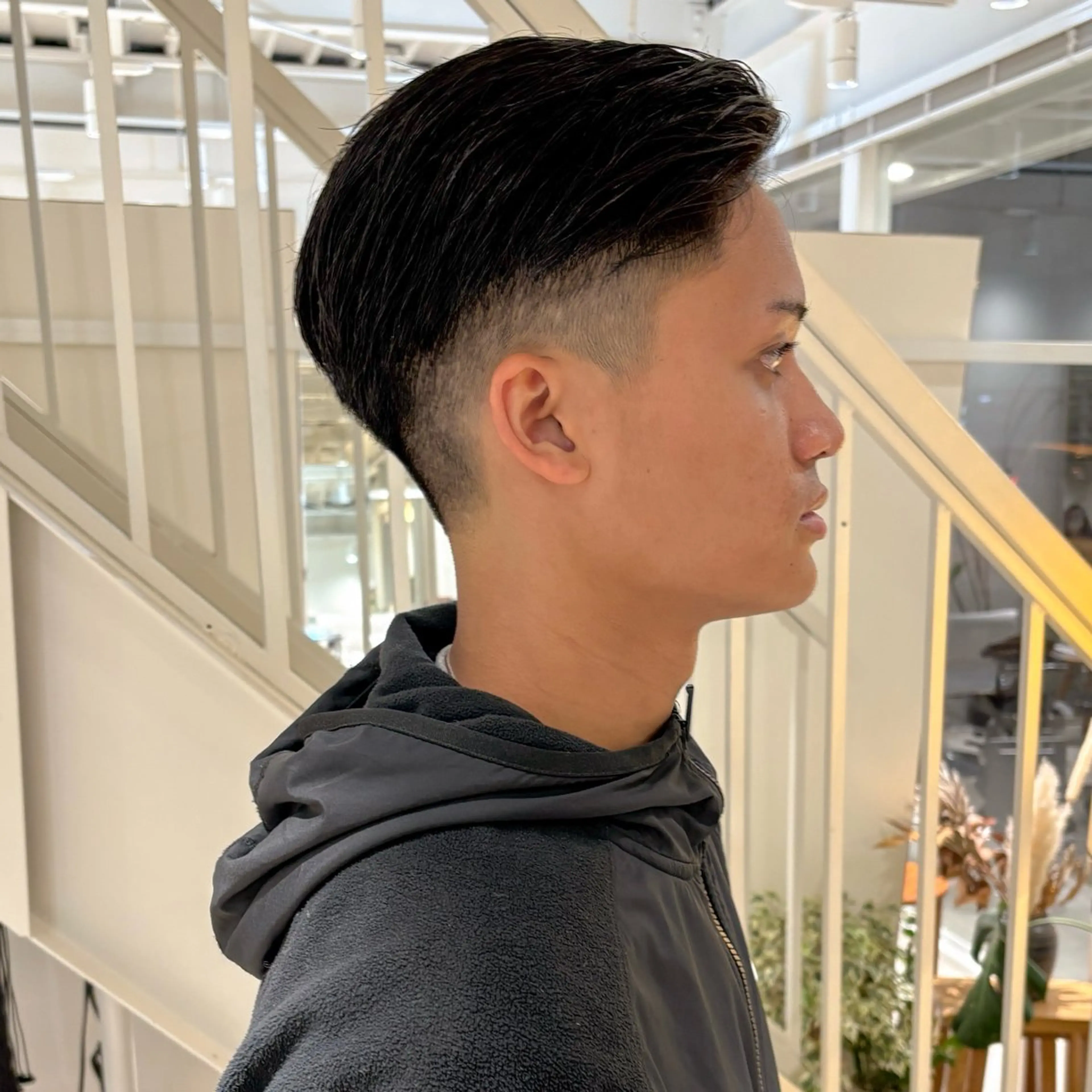 ショート メンズ フェードカット 安西 香利奈のヘアスタイル