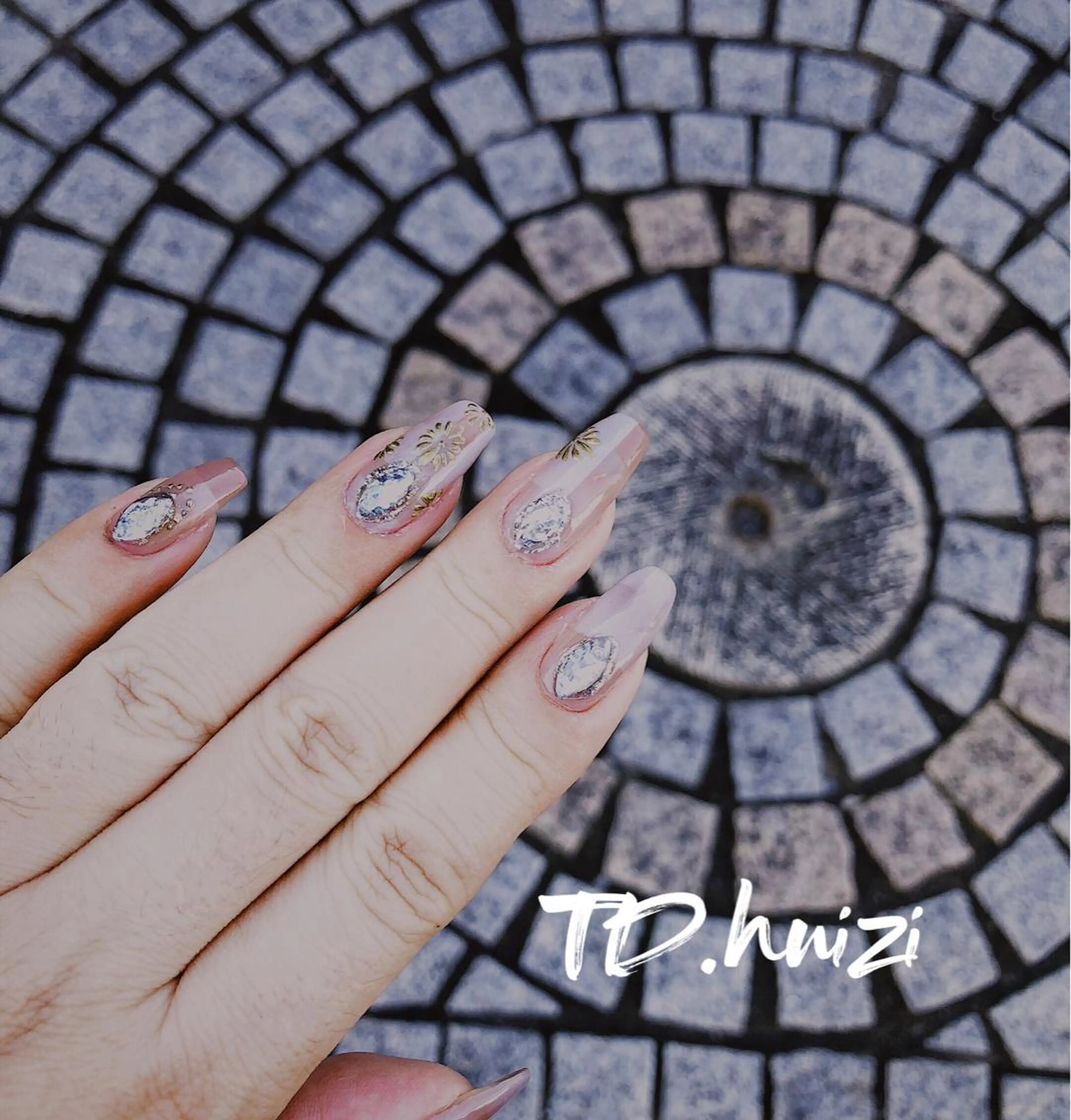 ミディアム めぐみのネイルサロン 惠のネイルデザイン