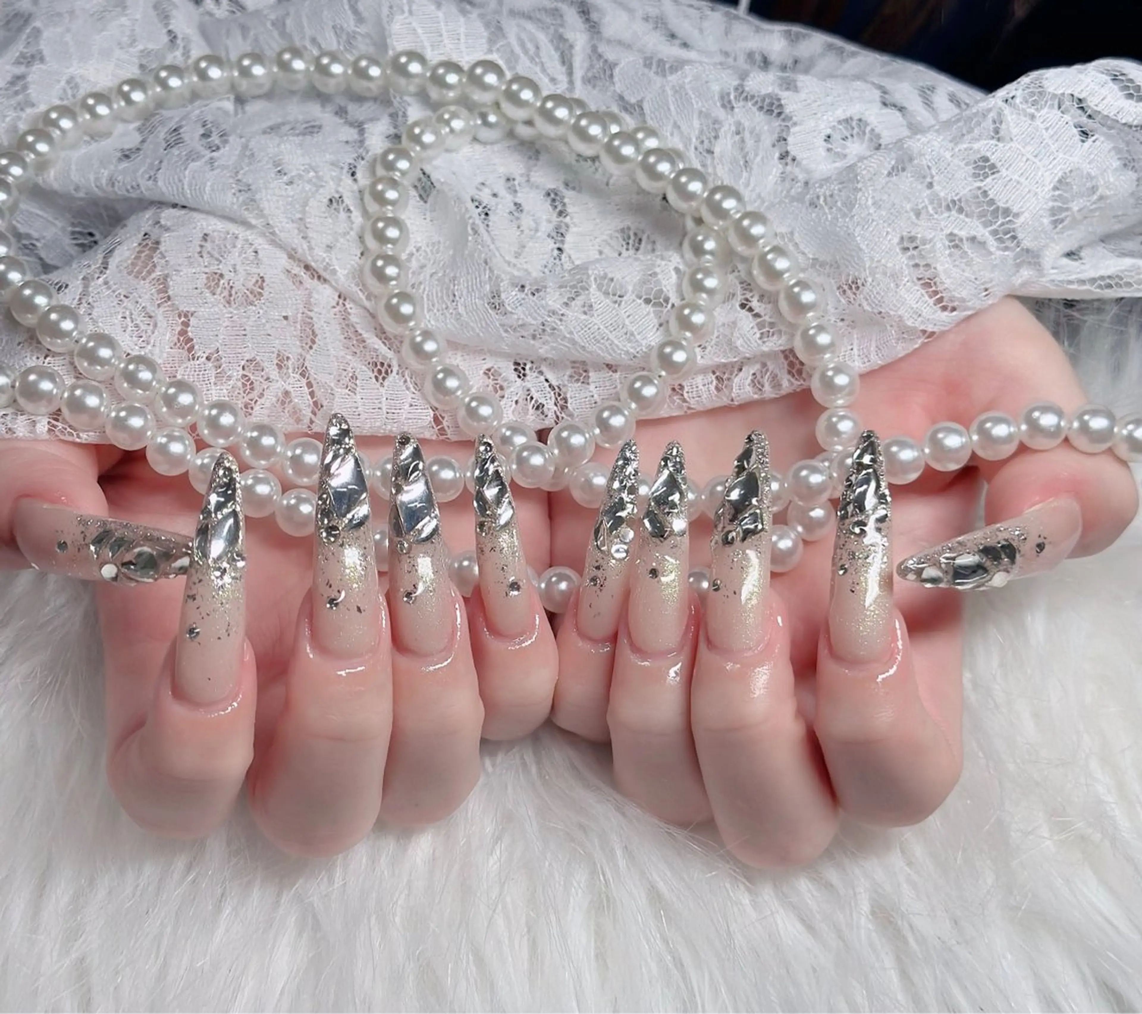 ネイル オーロラネイル フレンチネイル ジェルネイル ハロウィン キラキラネイル H.baby Nail Salonのネイルデザイン