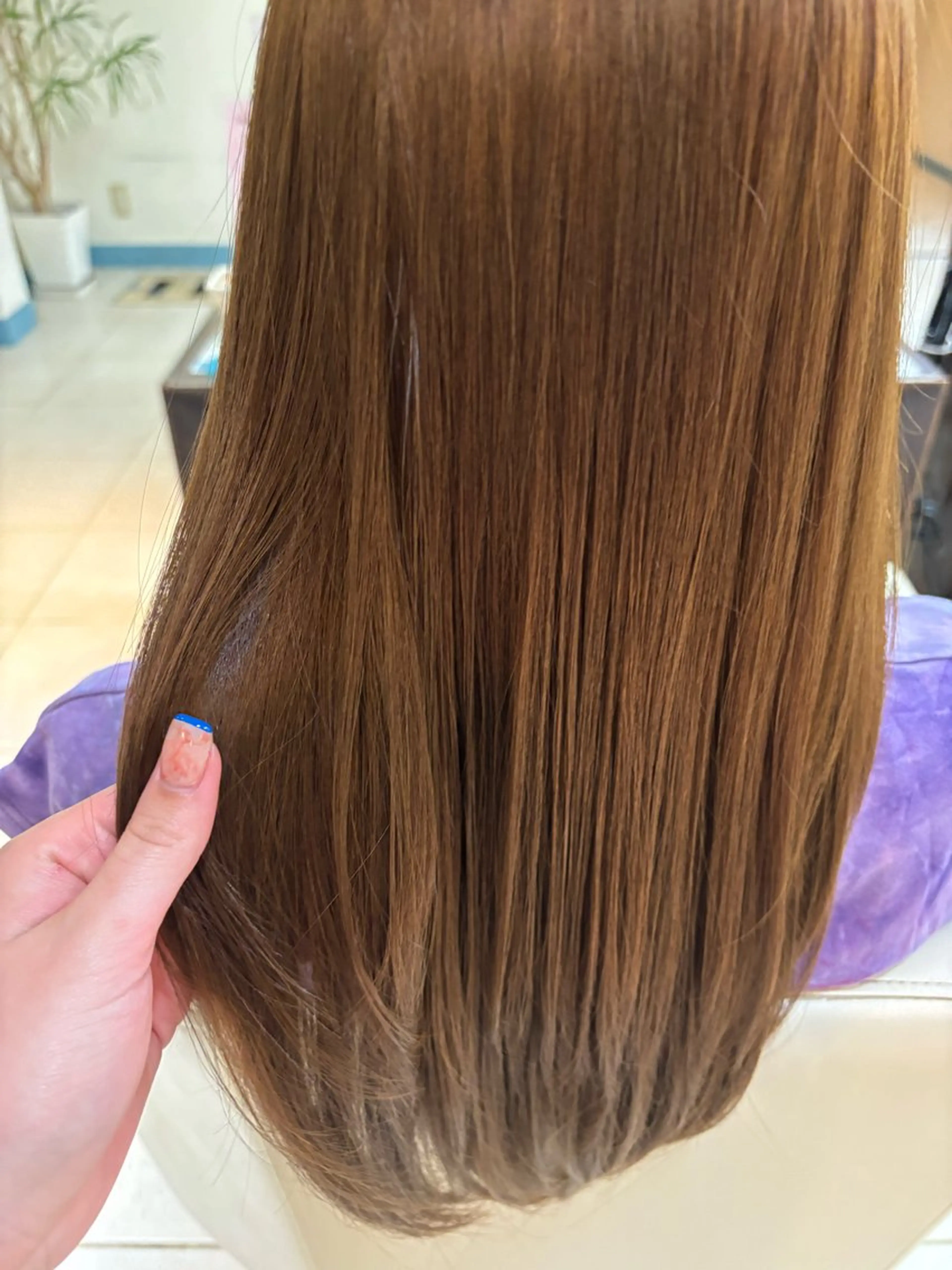 ロング カラー 伊藤 杏奈のヘアスタイル