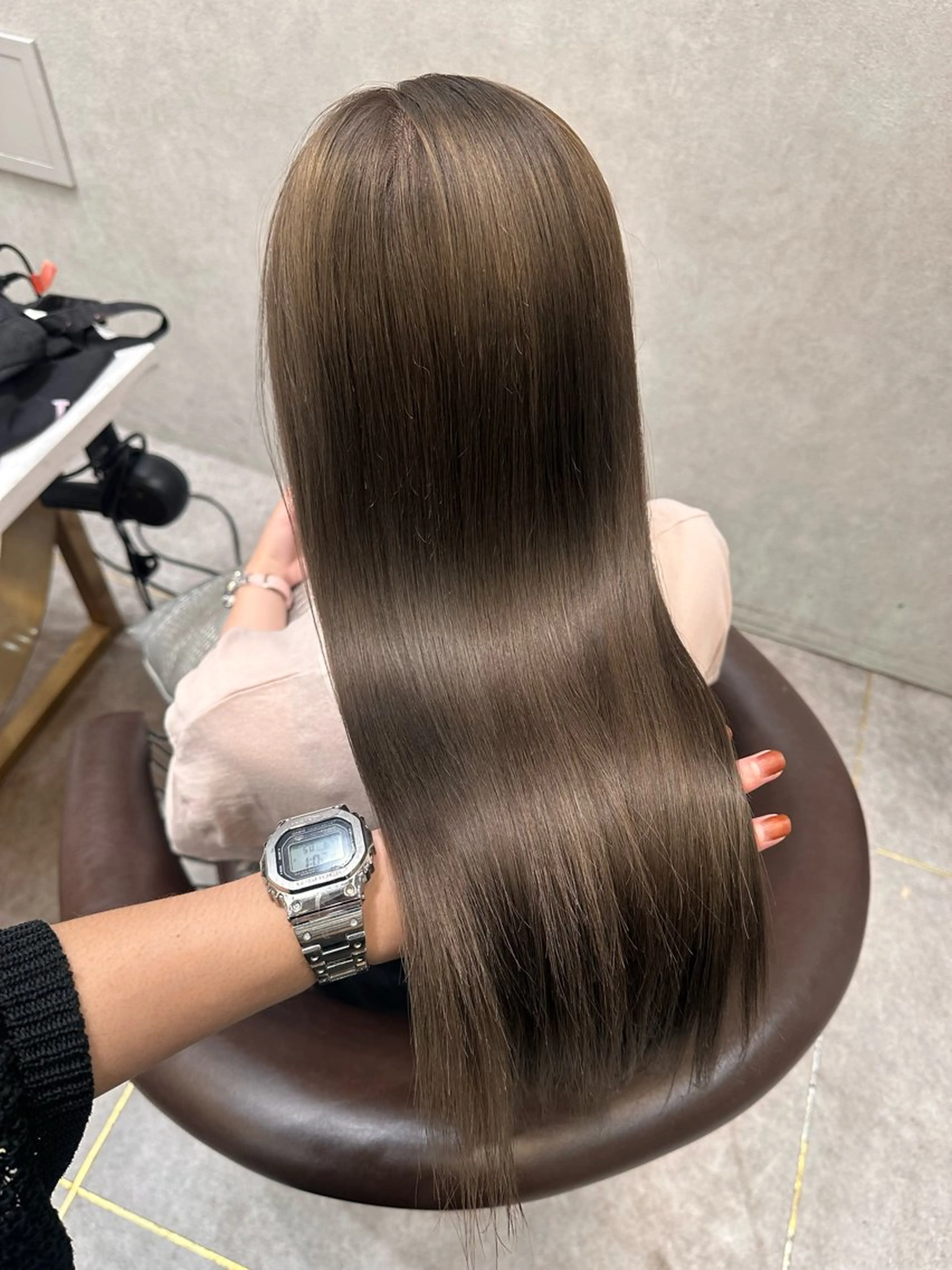 セミロング カラー ヘアアレンジ ヘアカラー トリートメント yuuto🌈 冬の透け感カラーのヘアスタイル