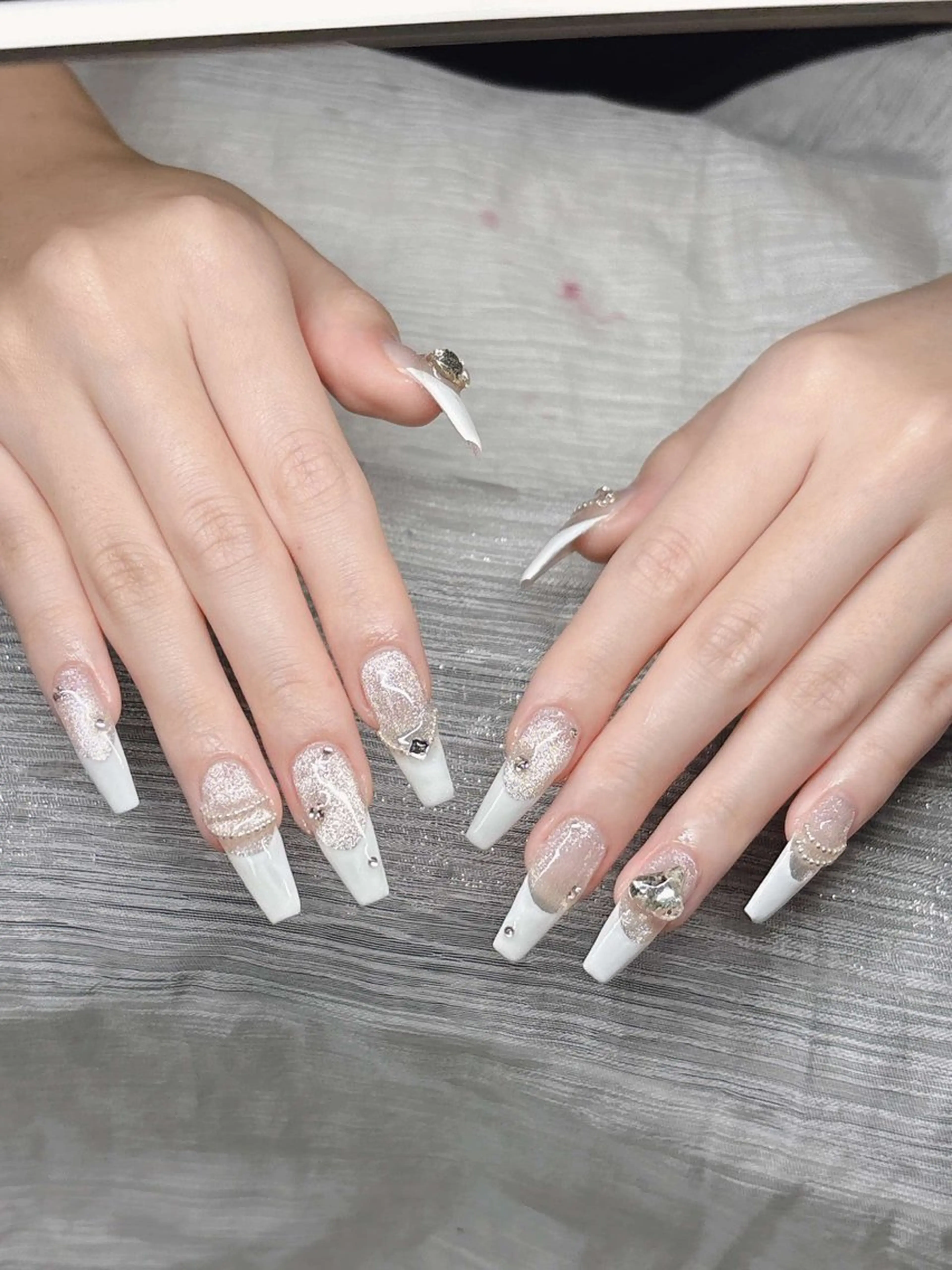 ネイル 長さ出し グラデーション 卒業式 キラキラネイル マグネットネイル ハンドネイル Lee Nailsのネイルデザイン