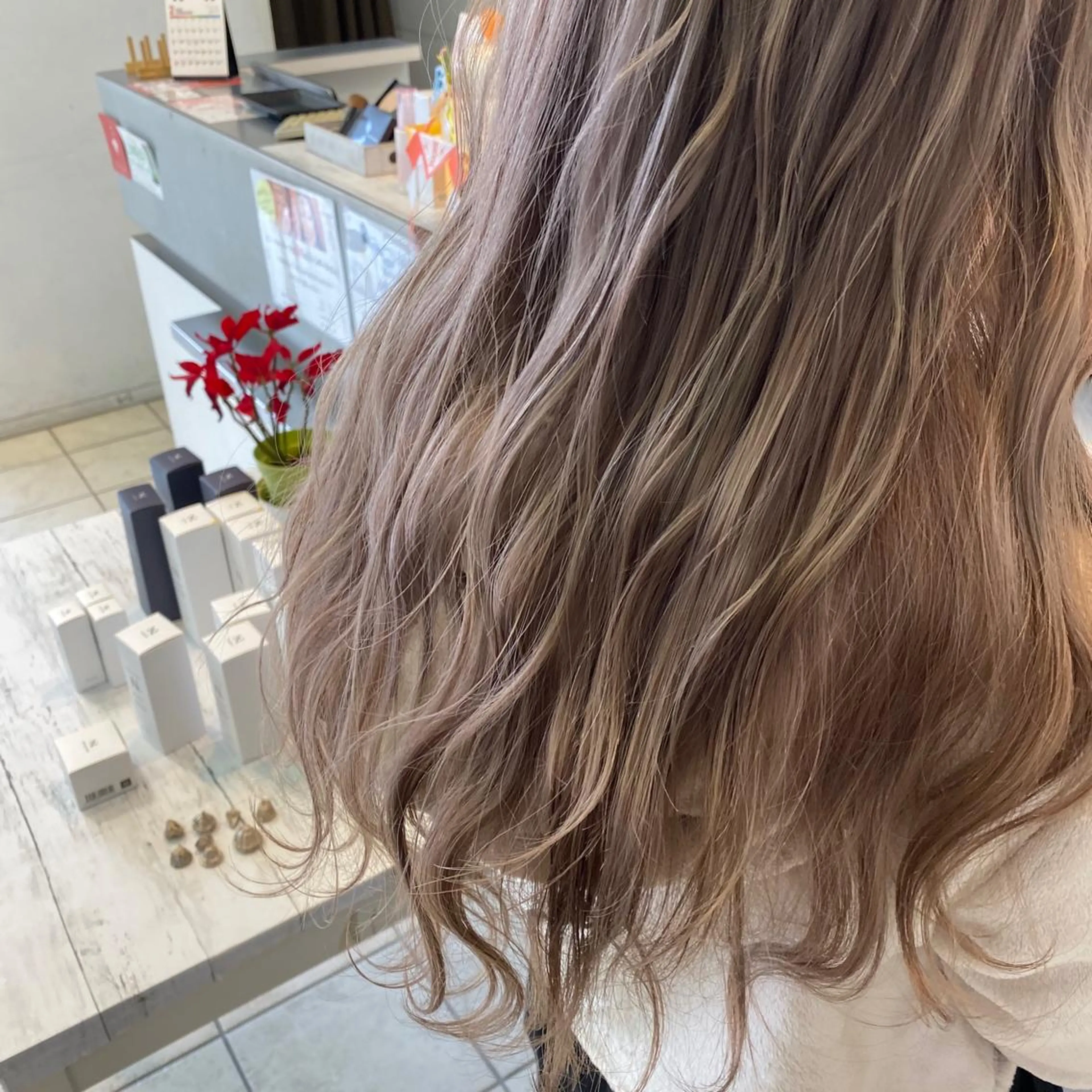 ロング カラー Uni.(ユニ)所属・渡邊 唯のヘアスタイル