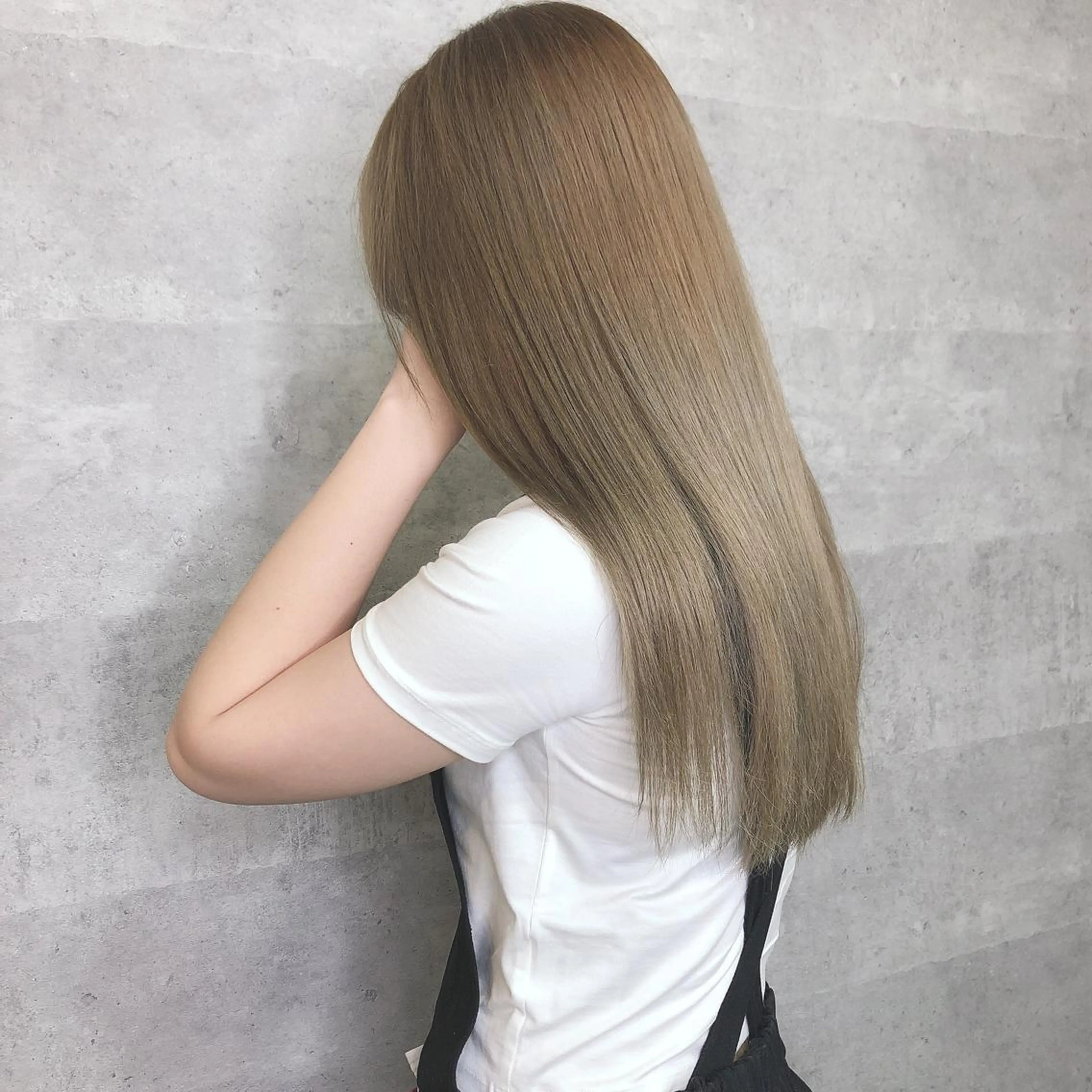 ロング カラー 髪質改善 中川　翔のヘアスタイル