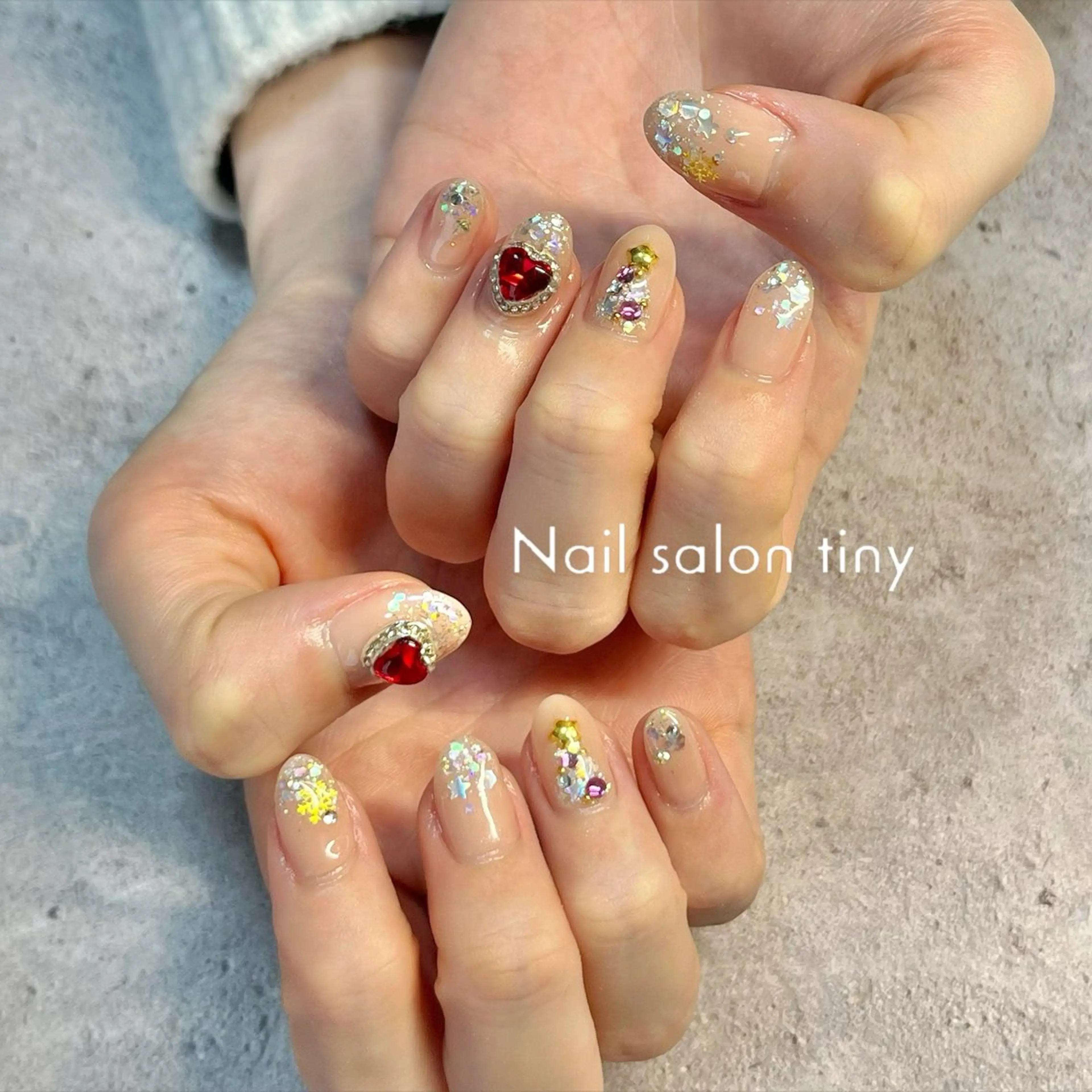 ネイル 持ち込み ハンドネイル ネイルサロンタイニー所属・Nail salon tiny🩵のネイルデザイン