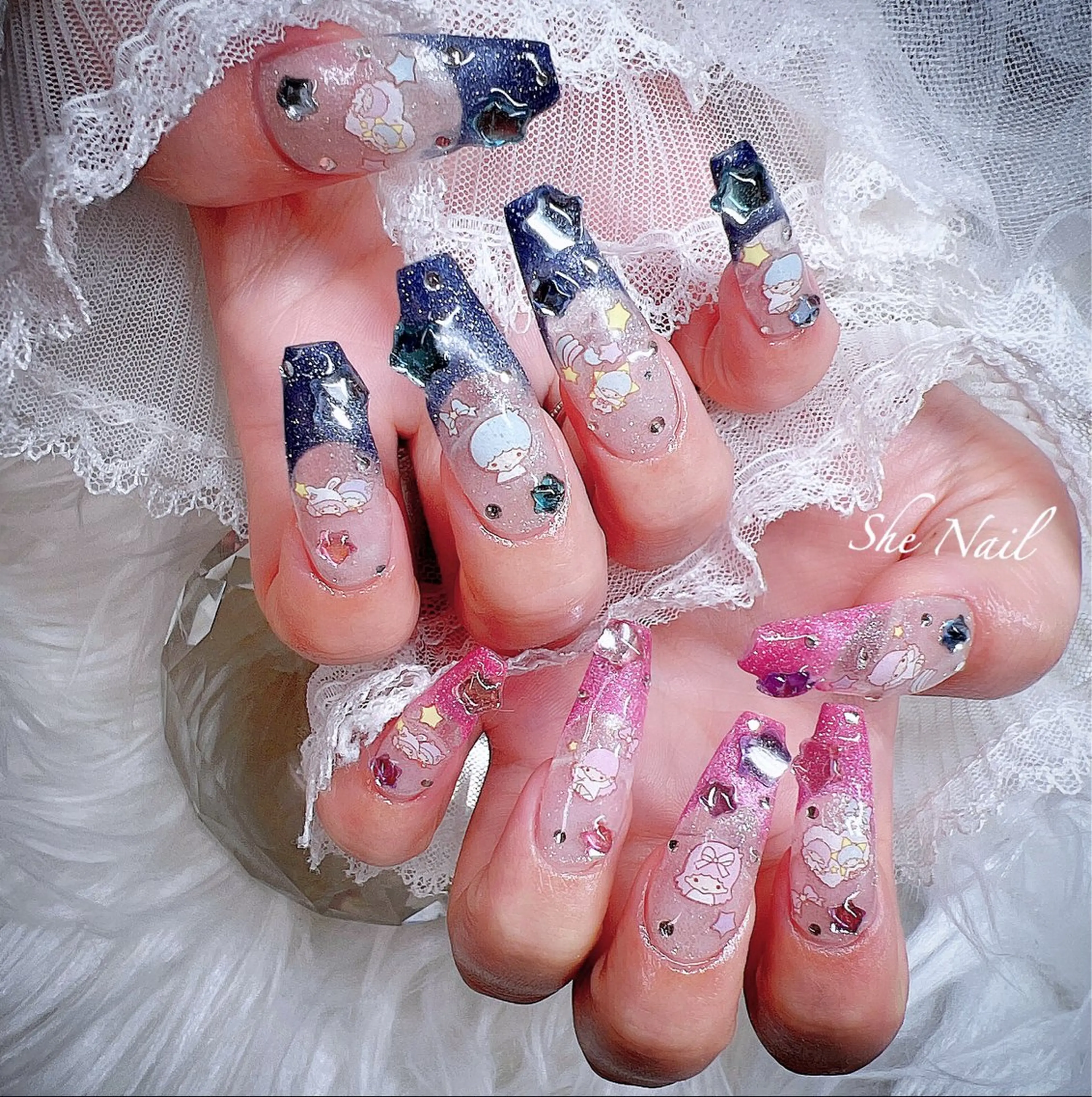 ネイル チークネイル 長さ出し フレンチネイル グラデーション ラメ(グリッター) ハンドネイル She   Nail所属・ISA_ BELLAのネイルデザイン