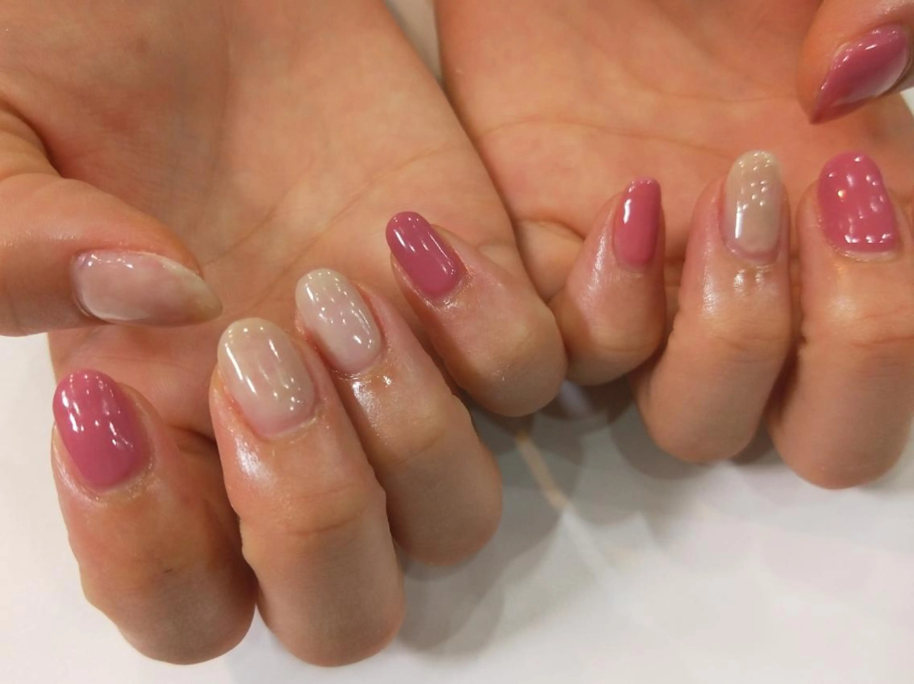 ネイル ハンドネイル ハンドケア R'well所属・はばすみれ🎀ﾈｲﾙ 光ﾌｪｲｼｬﾙ ﾍｱのネイルデザイン