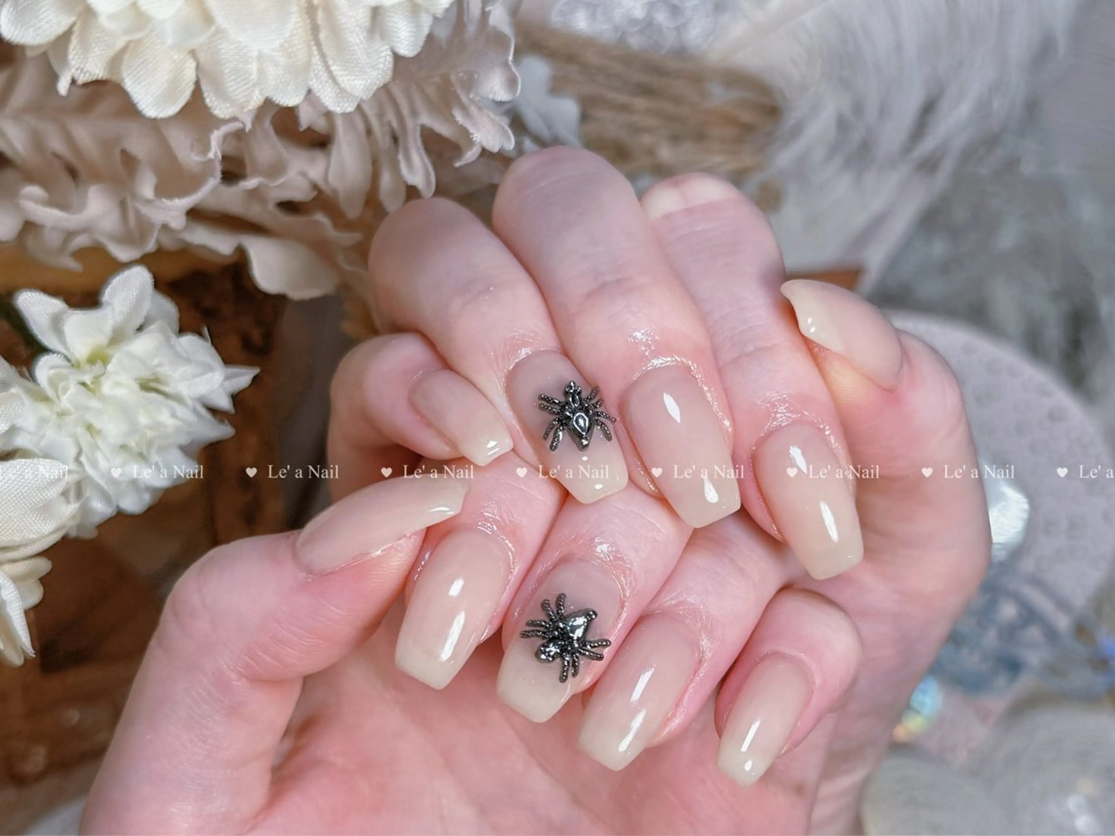 ネイル フラッシュネイル フットネイル フレンチネイル ジェルネイル ガラスフレンチ Luxe Nail Salonのネイルデザイン