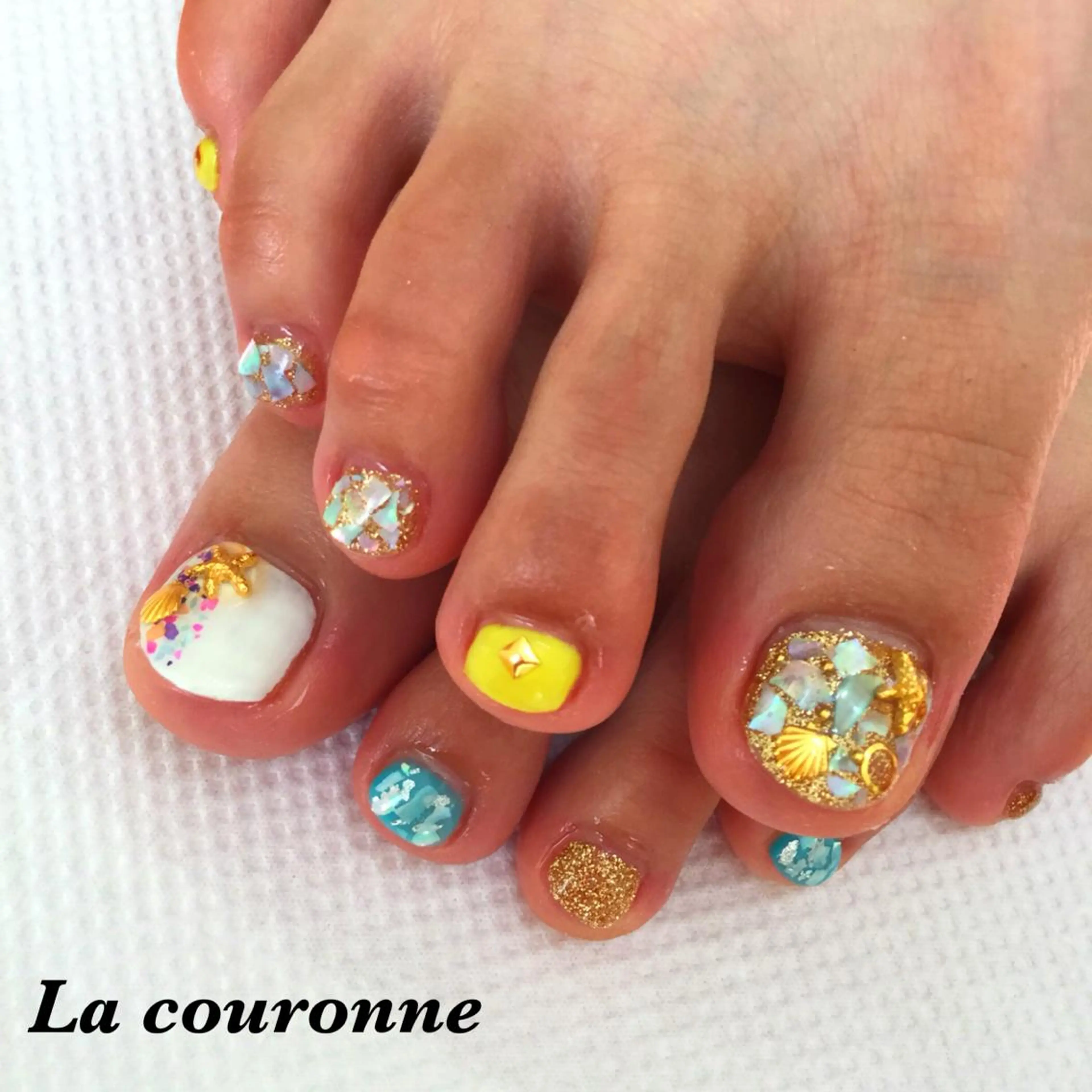 ネイル フットネイル Lacouronne NATSUMIのネイルデザイン