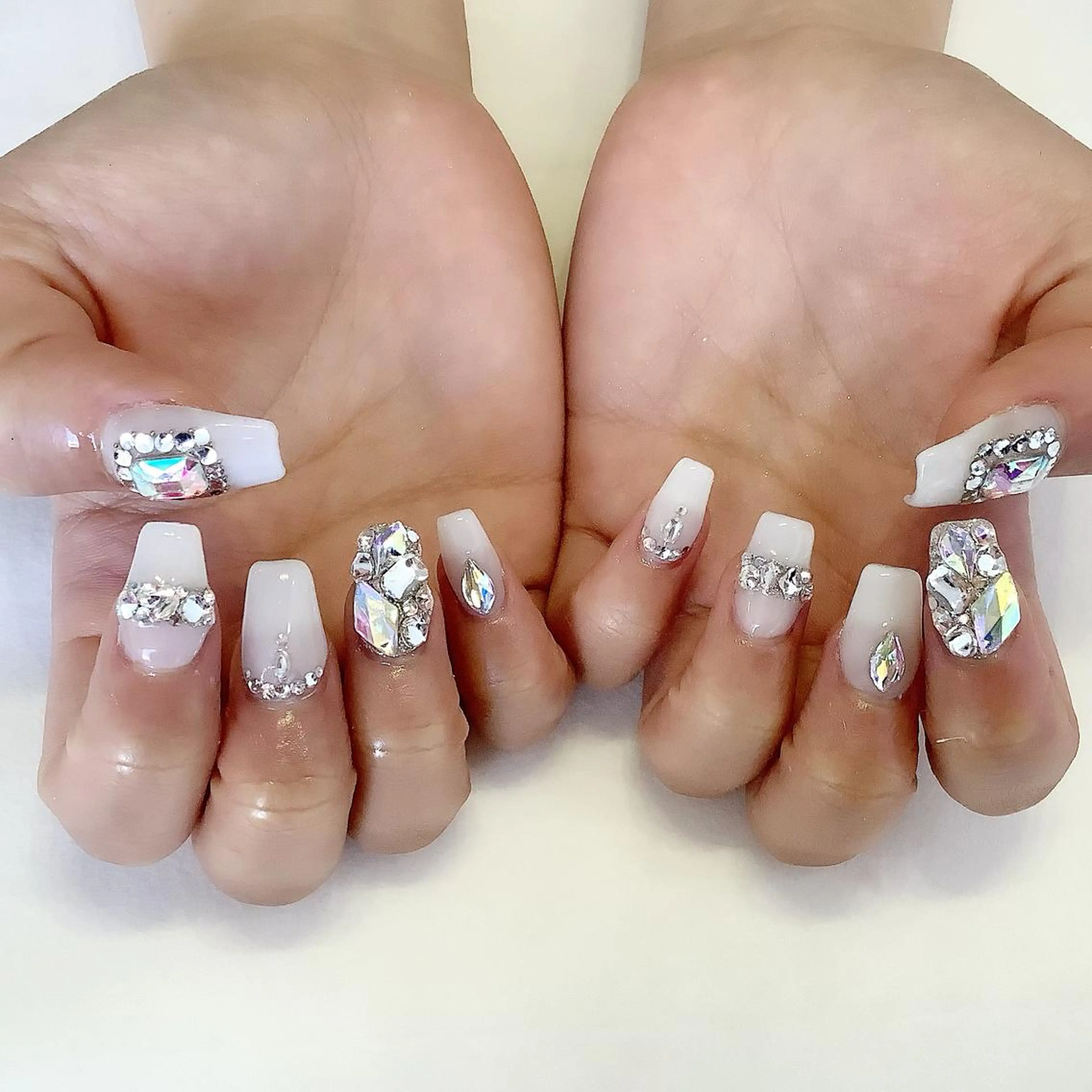 ネイル ハンドネイル 💎🐰 saki. m 🐰💎のネイルデザイン