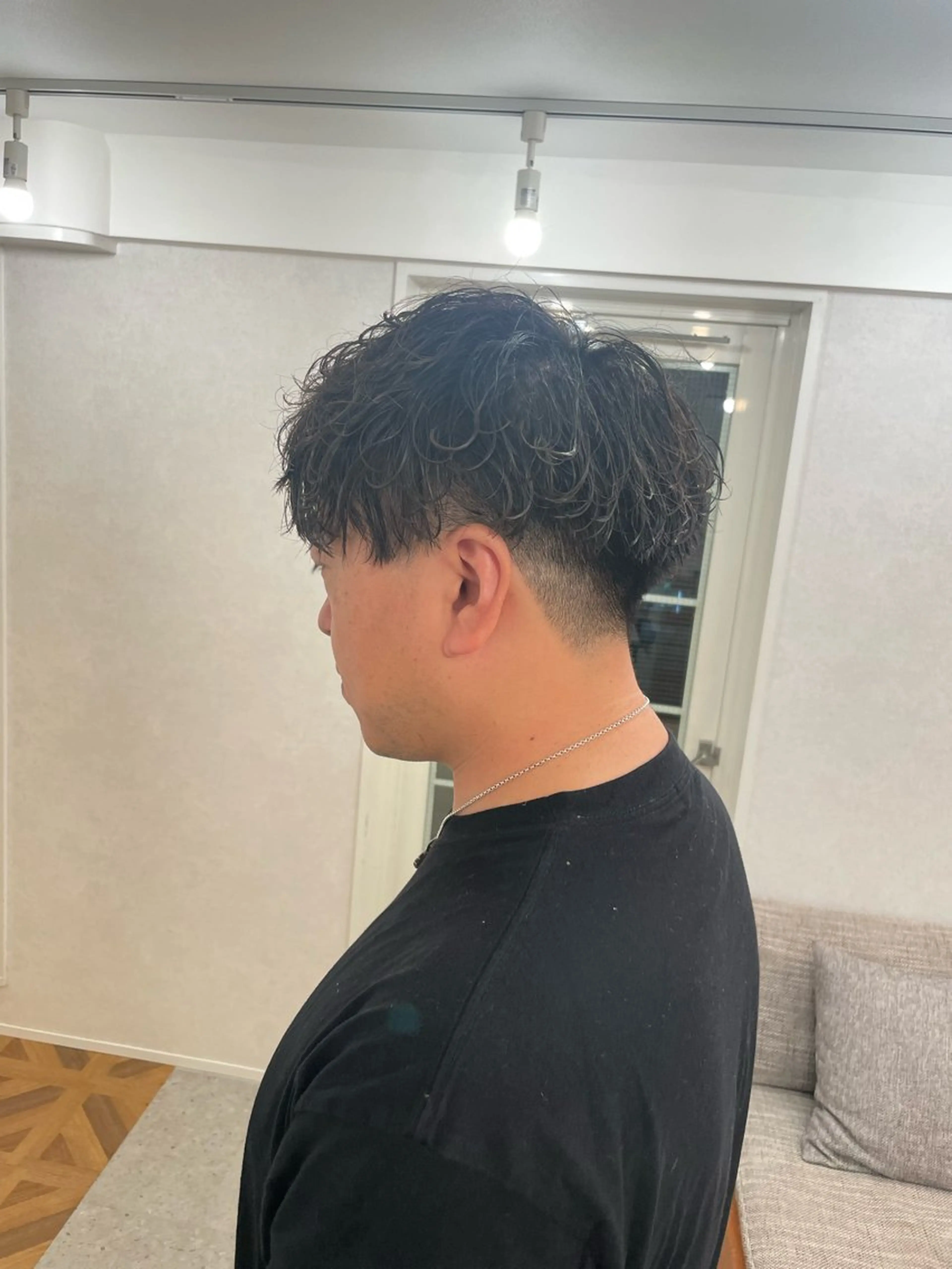 ショート パーマ メンズ メンズパーマ 刈り上げ 波巻きパーマ 植原 遥夏のヘアスタイル