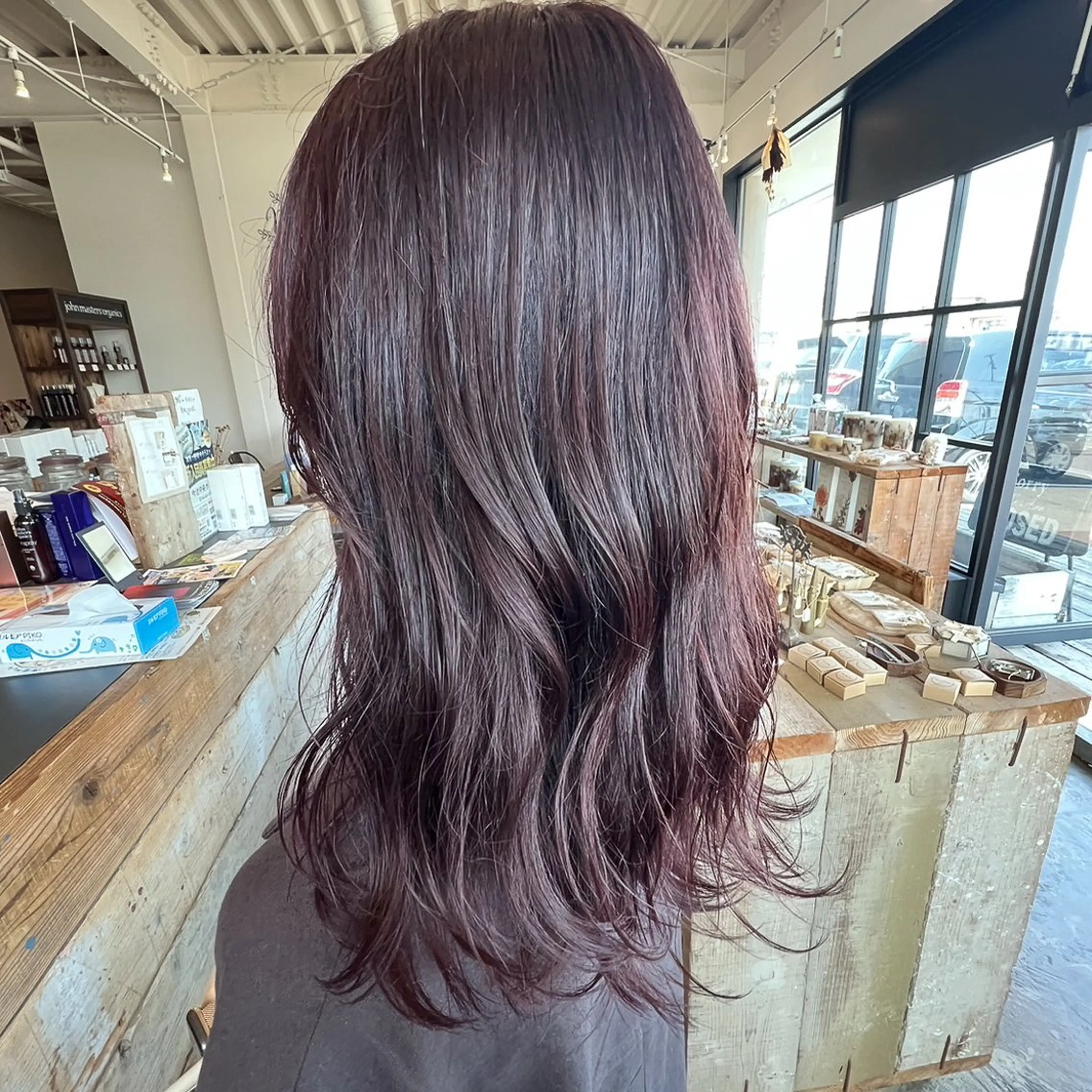 ミディアム カラー ブラウンカラー バイオレットカラー バイオレットブラウン ヘアカラー 岸下 理緒のヘアスタイル