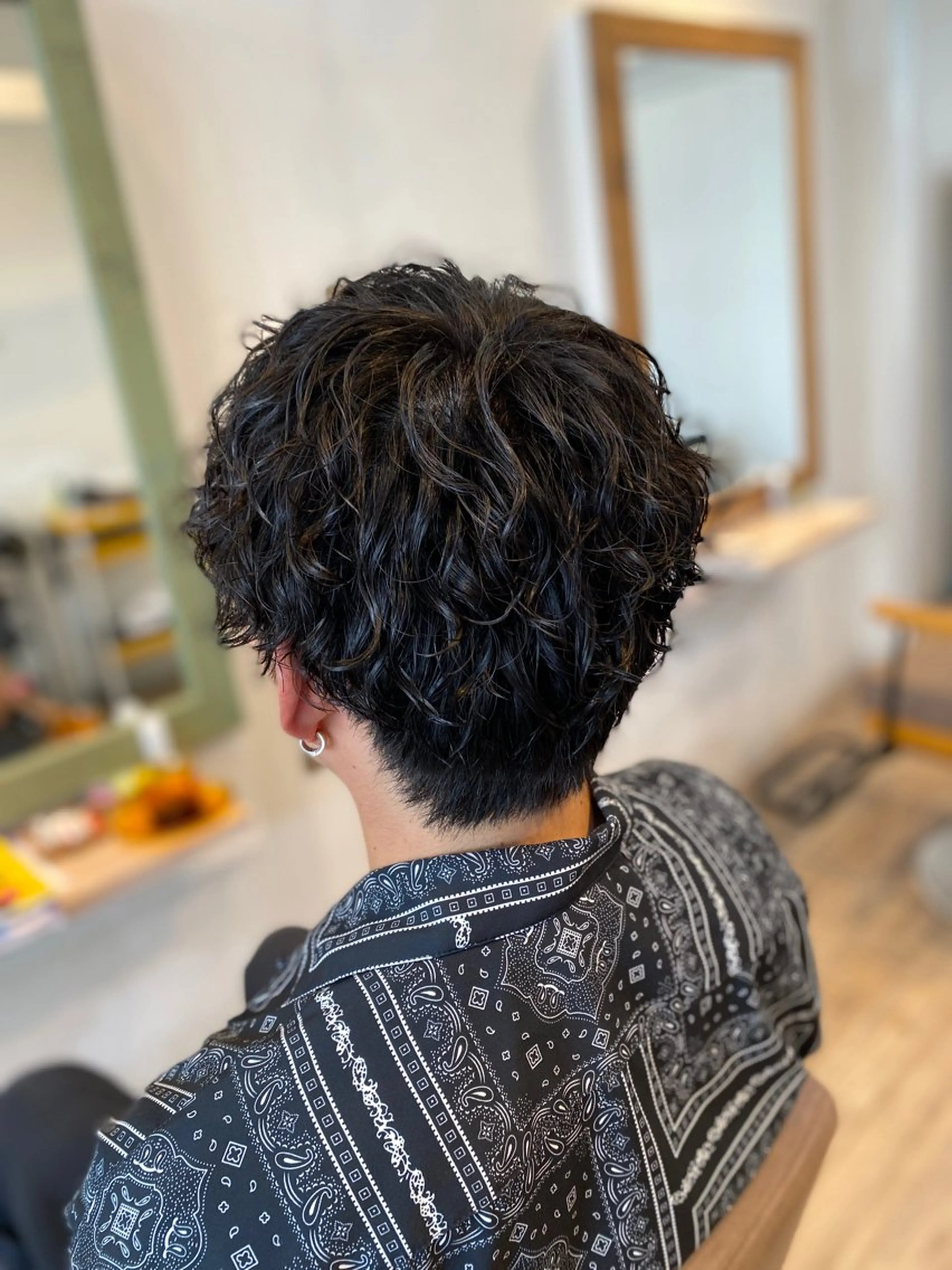 ショート パーマ メンズ メンズパーマ ツイストスパイラルパーマ 刈り上げ スパイラルパーマ 安住 千明のマツエク・マツパデザイン