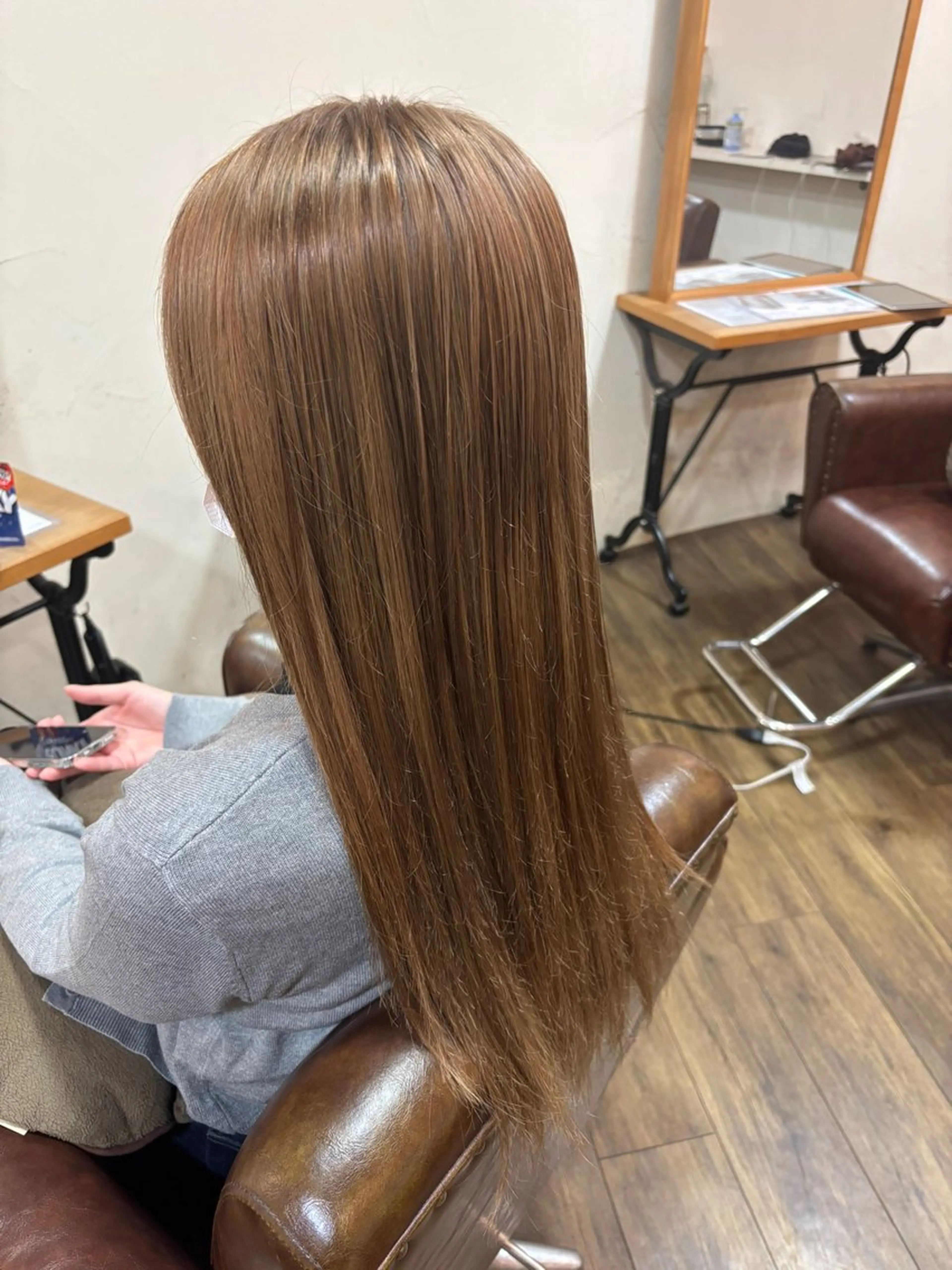 ロング カラー ARLE所属・牧 藍歌のヘアスタイル