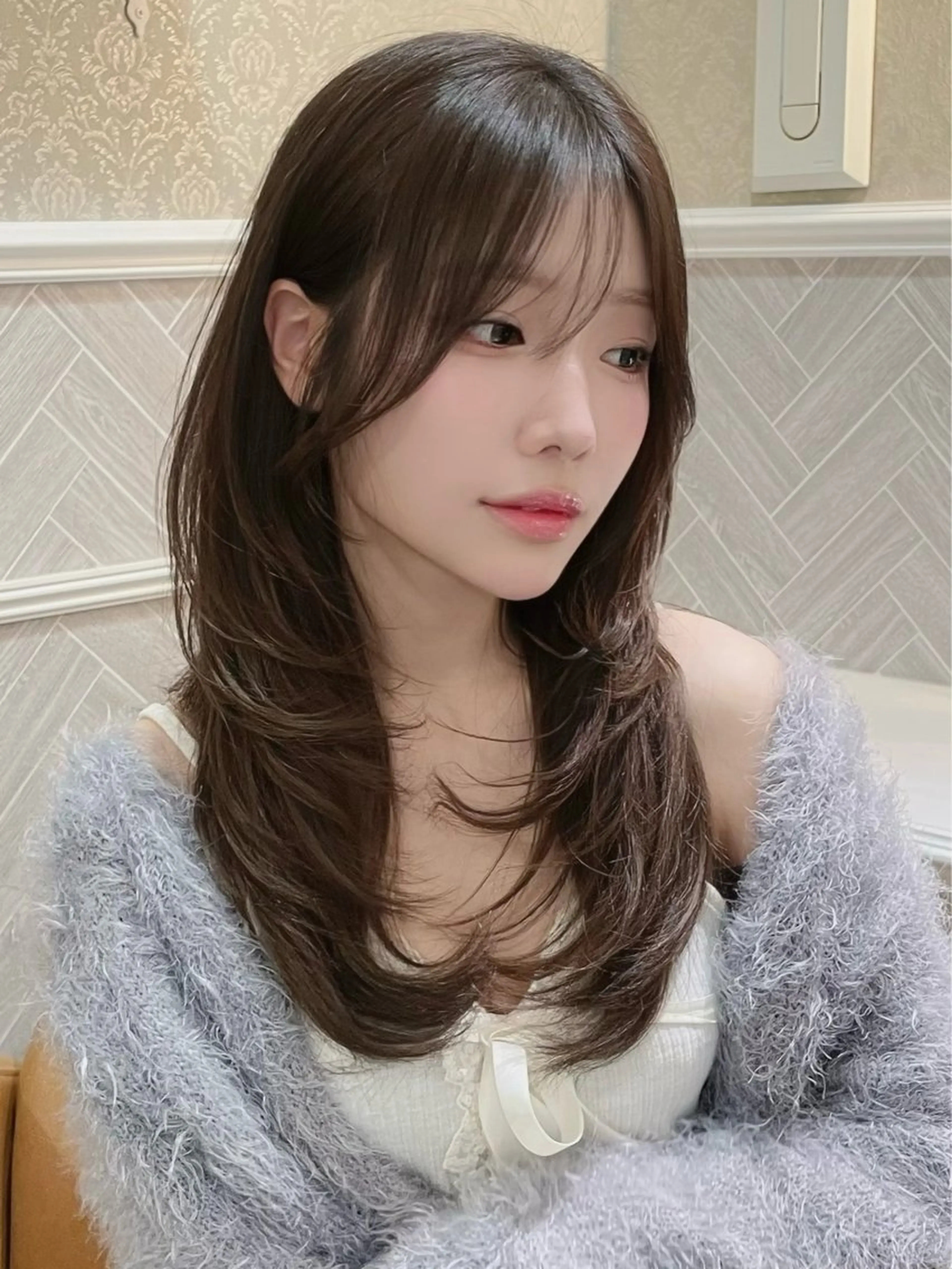 ロング 髪質改善 韓国風ヘア レイヤーカット ロング 縮毛矯正 カット 縮毛矯正 トリートメント 美髪縮毛矯正🤍 髪質改善/Shinaのヘアスタイル