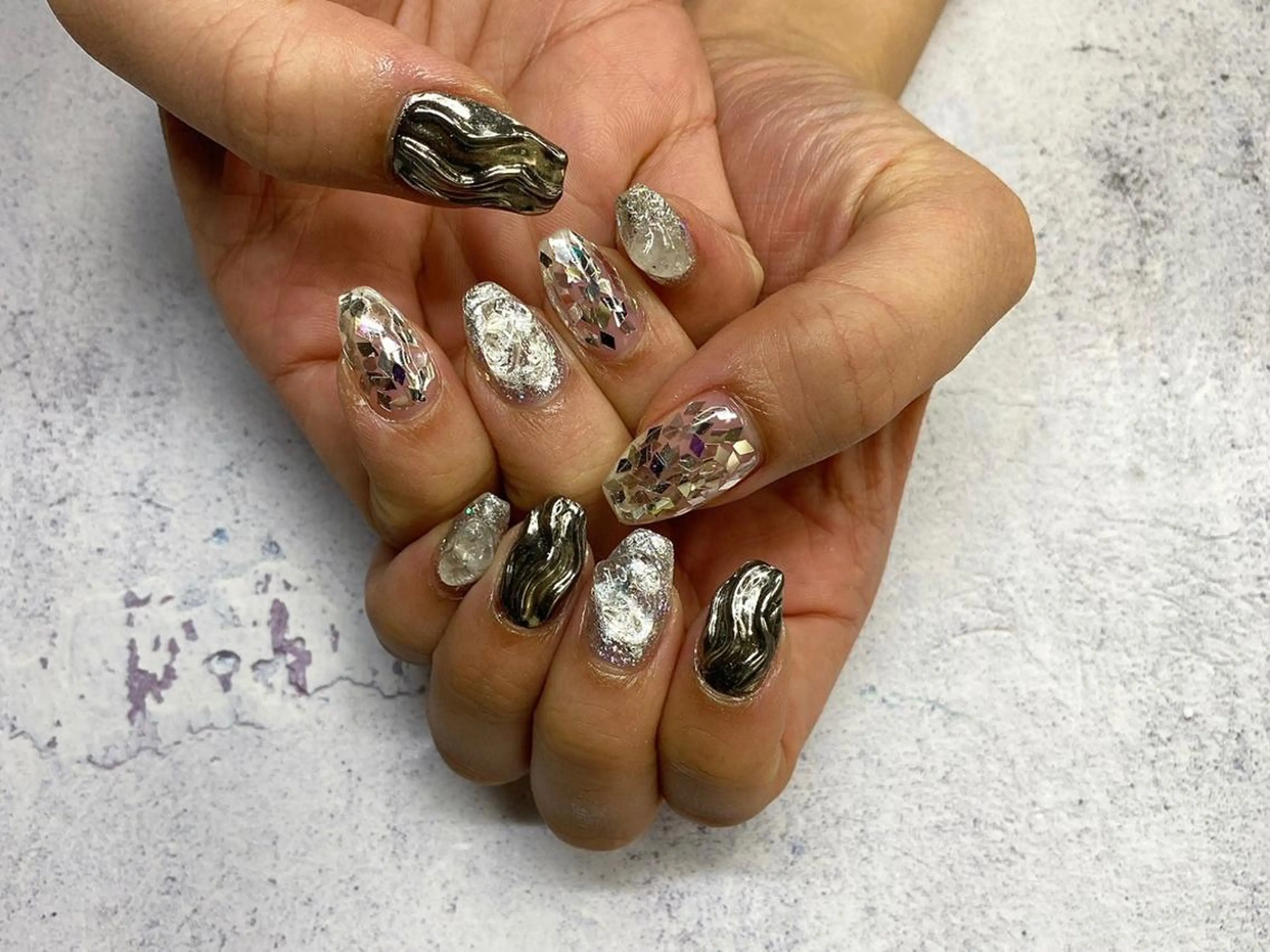 ネイル アートネイル ジェルネイル キラキラネイル 韓国ネイル ミラーネイル nailstudio eviz新宿店のネイルデザイン