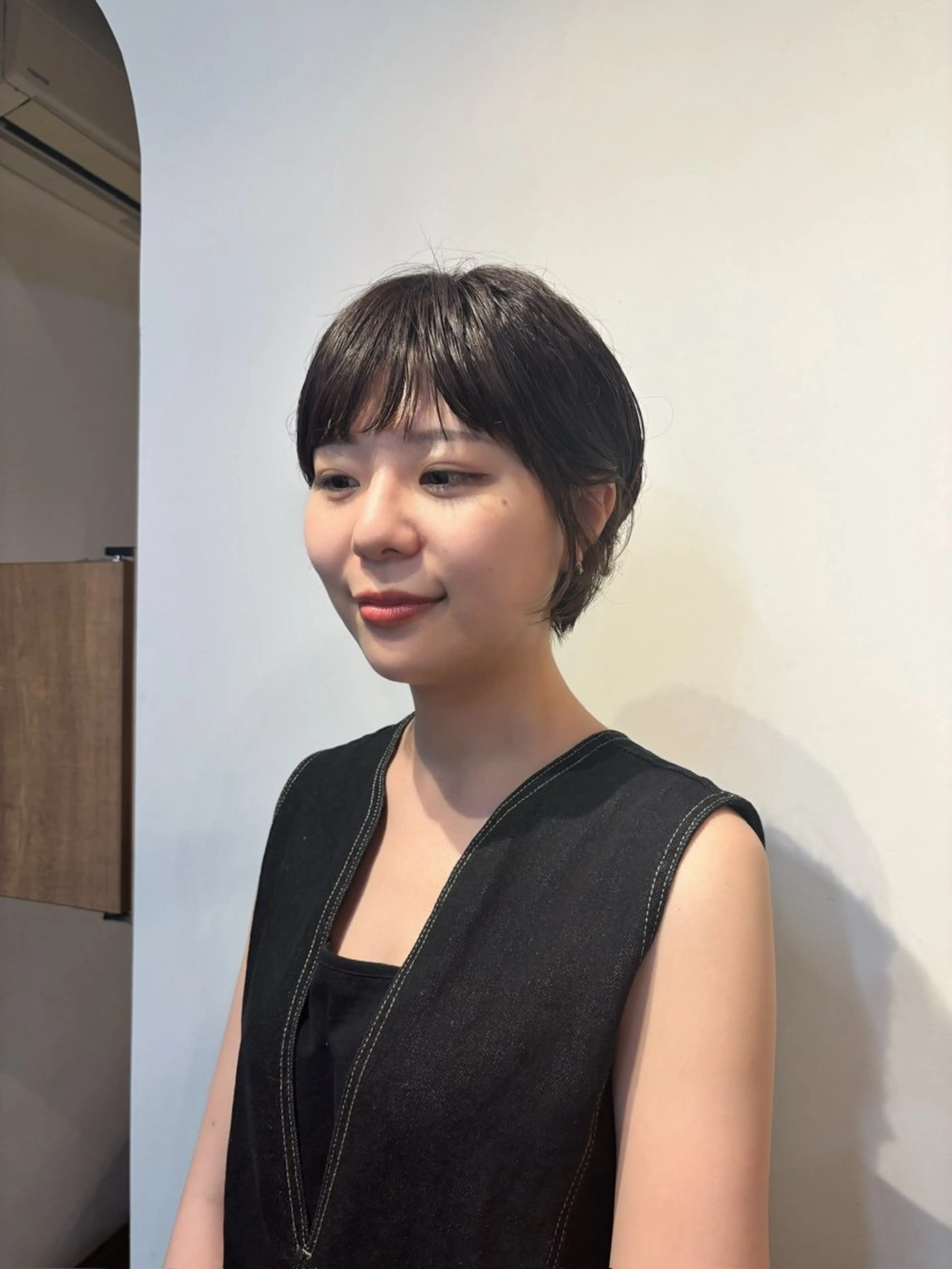 ショート ウシロダ メグミのヘアスタイル