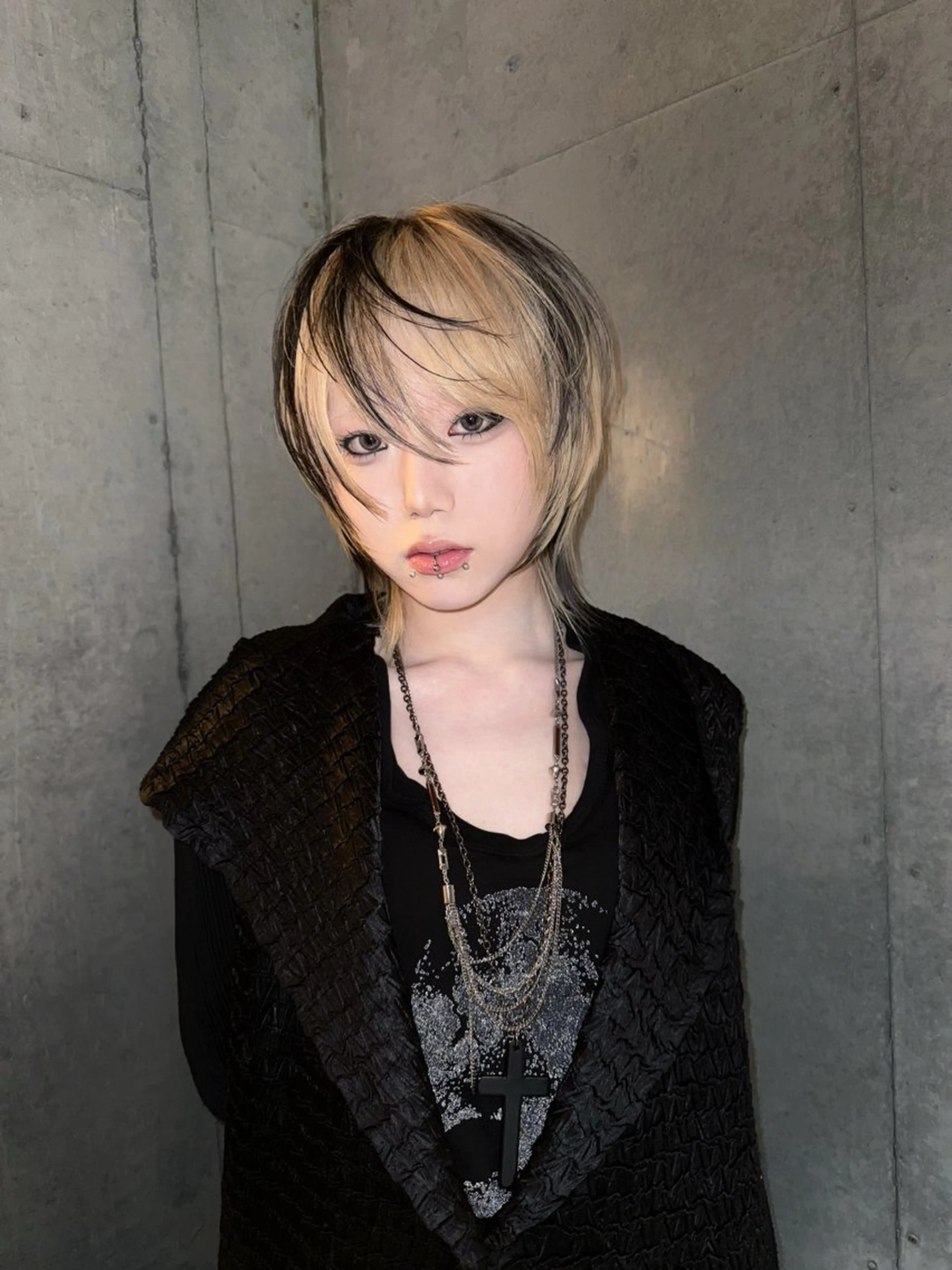 ショート カラー ブロンド デザインカラー レイヤーカット nehus. RYUGAのヘアスタイル