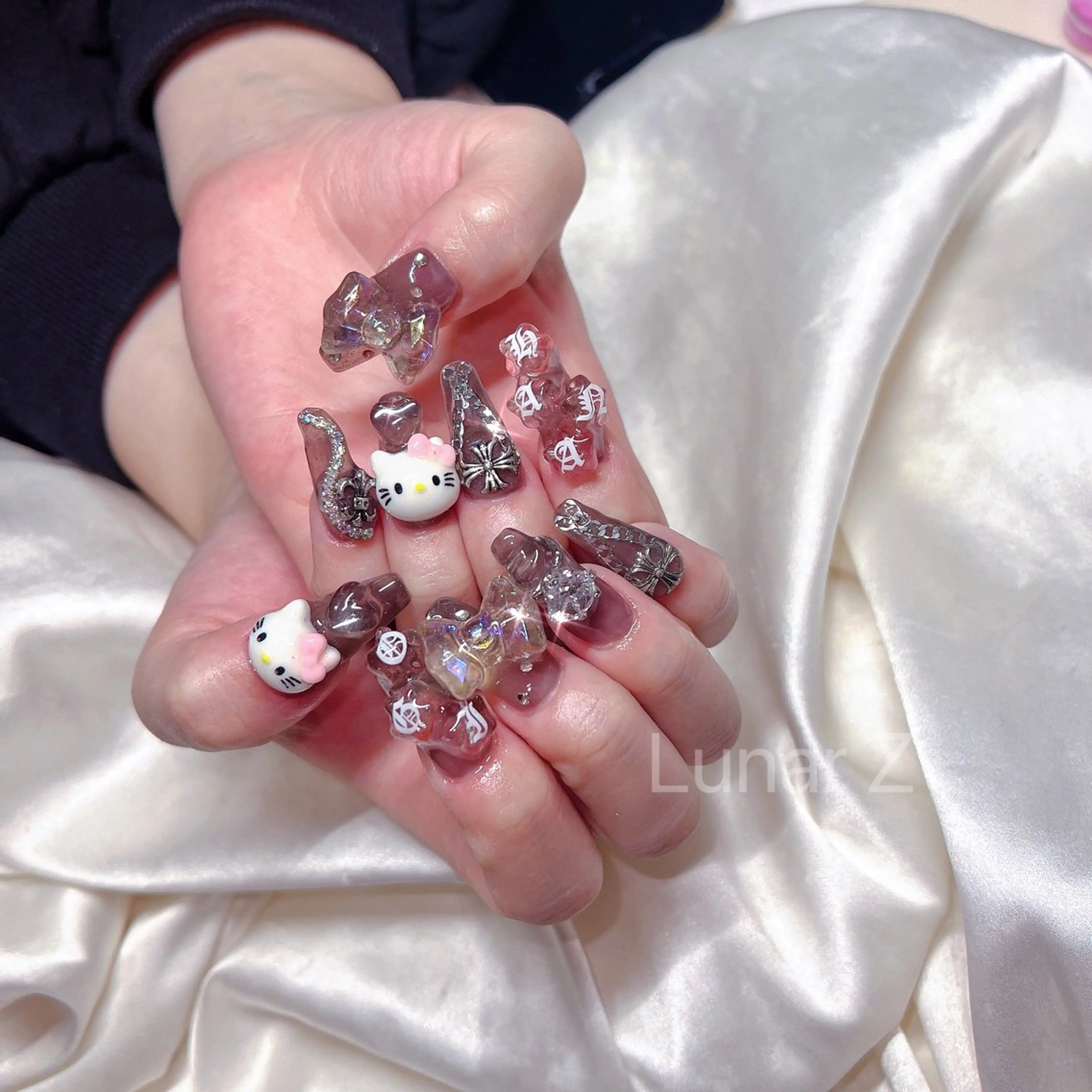 スカルプ長さ出しパーツデザインやり放題18980円(チップ17980円)時間以内大きなパーツ10本okの写真