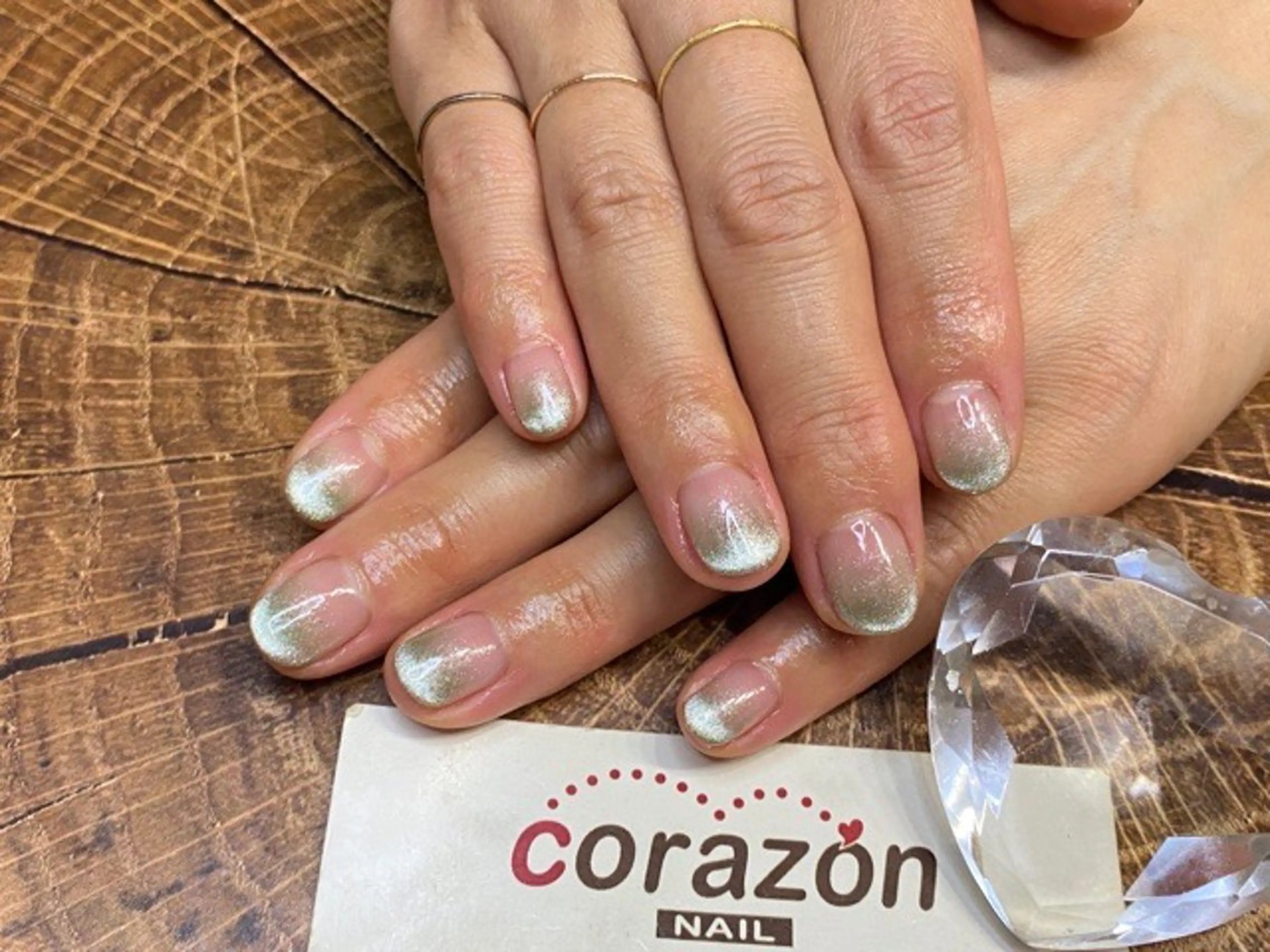 ネイル ジェルネイル グラデーション グリーン マグネットネイル corazon所属・ネイリスト aicoのネイルデザイン