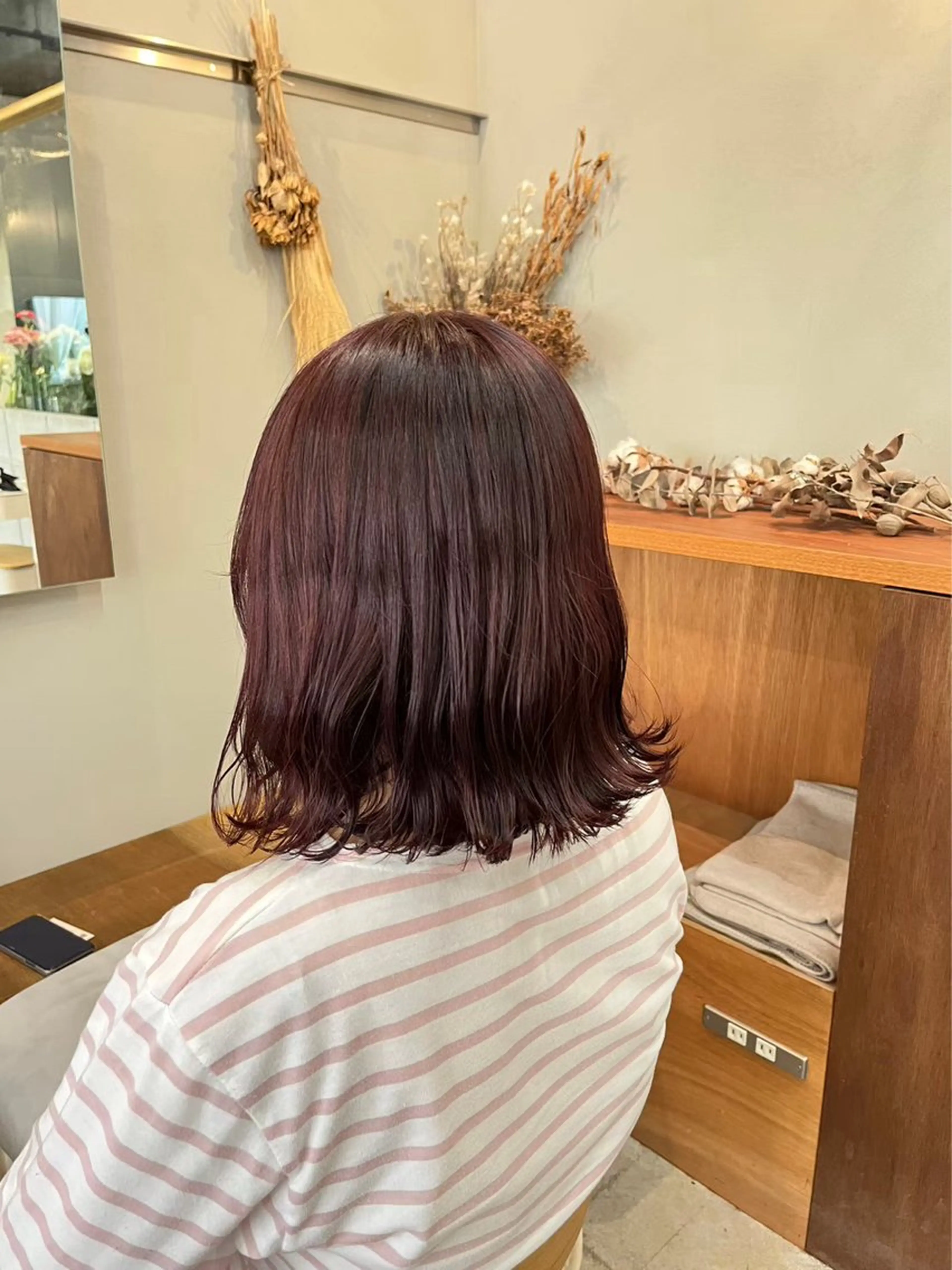 カラー 🌷花屋併設🌷 岡本明日実のヘアスタイル