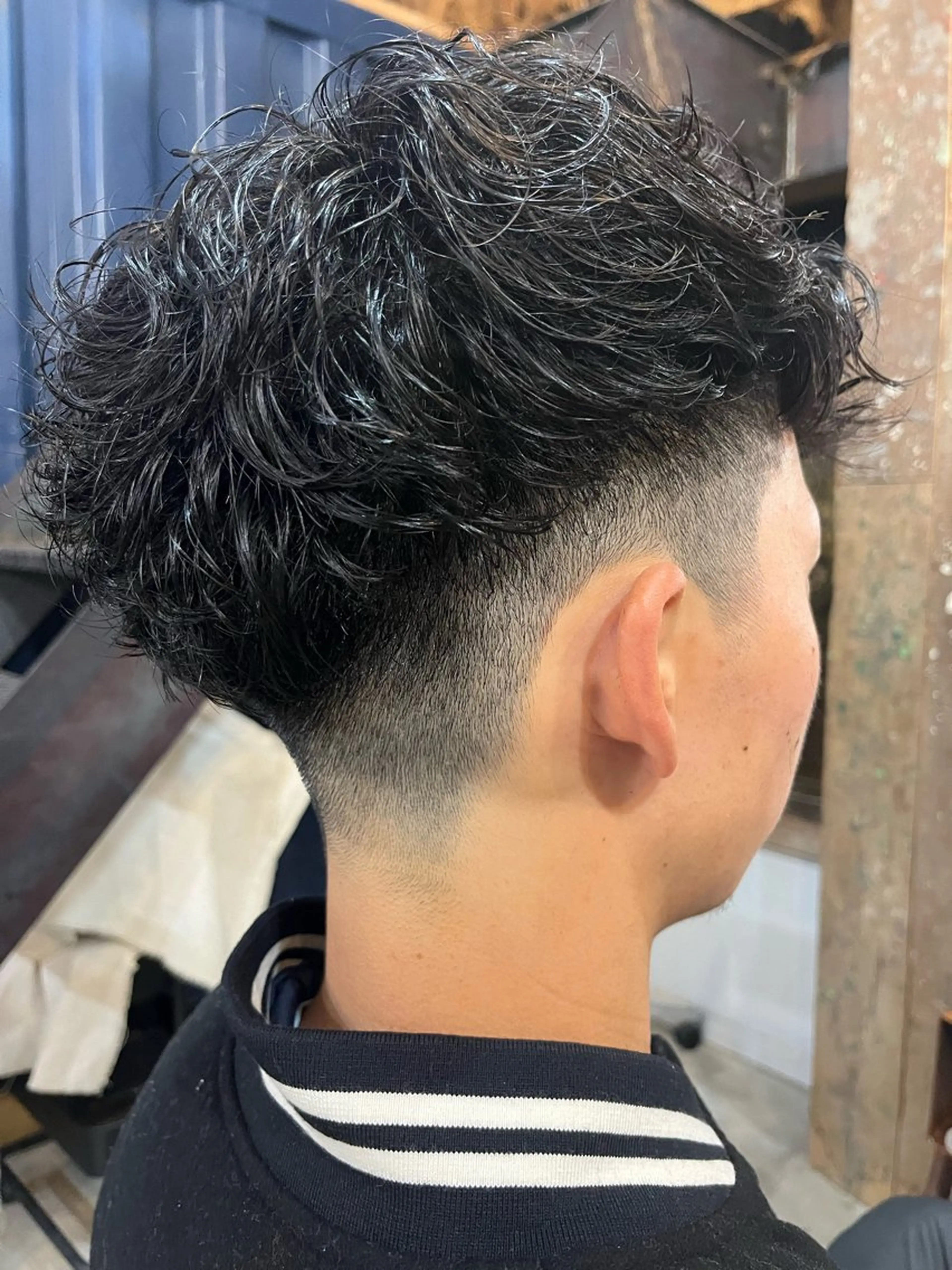 パーマ メンズ スペインカール 加納 麻雄のヘアスタイル